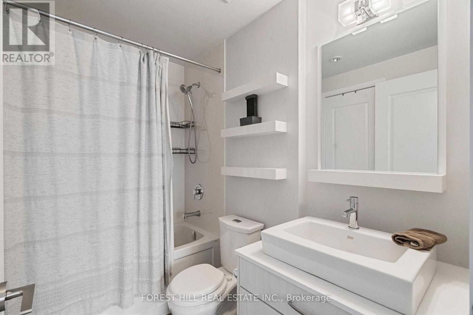 1501 - 9201 Yonge Street, Richmond Hill, Ontario  L4C 6Z2 - Photo 14 - N12517978