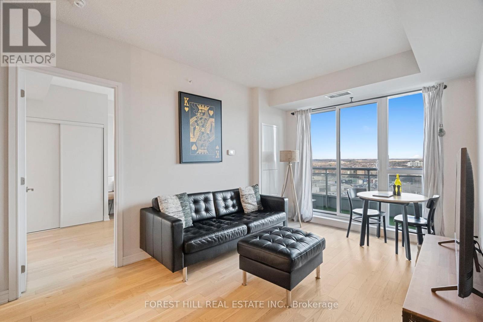 1501 - 9201 Yonge Street, Richmond Hill, Ontario  L4C 6Z2 - Photo 3 - N12517978