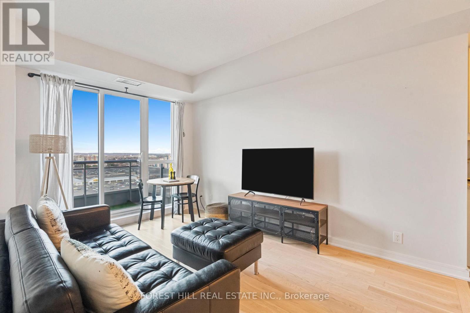 1501 - 9201 Yonge Street, Richmond Hill, Ontario  L4C 6Z2 - Photo 5 - N12517978