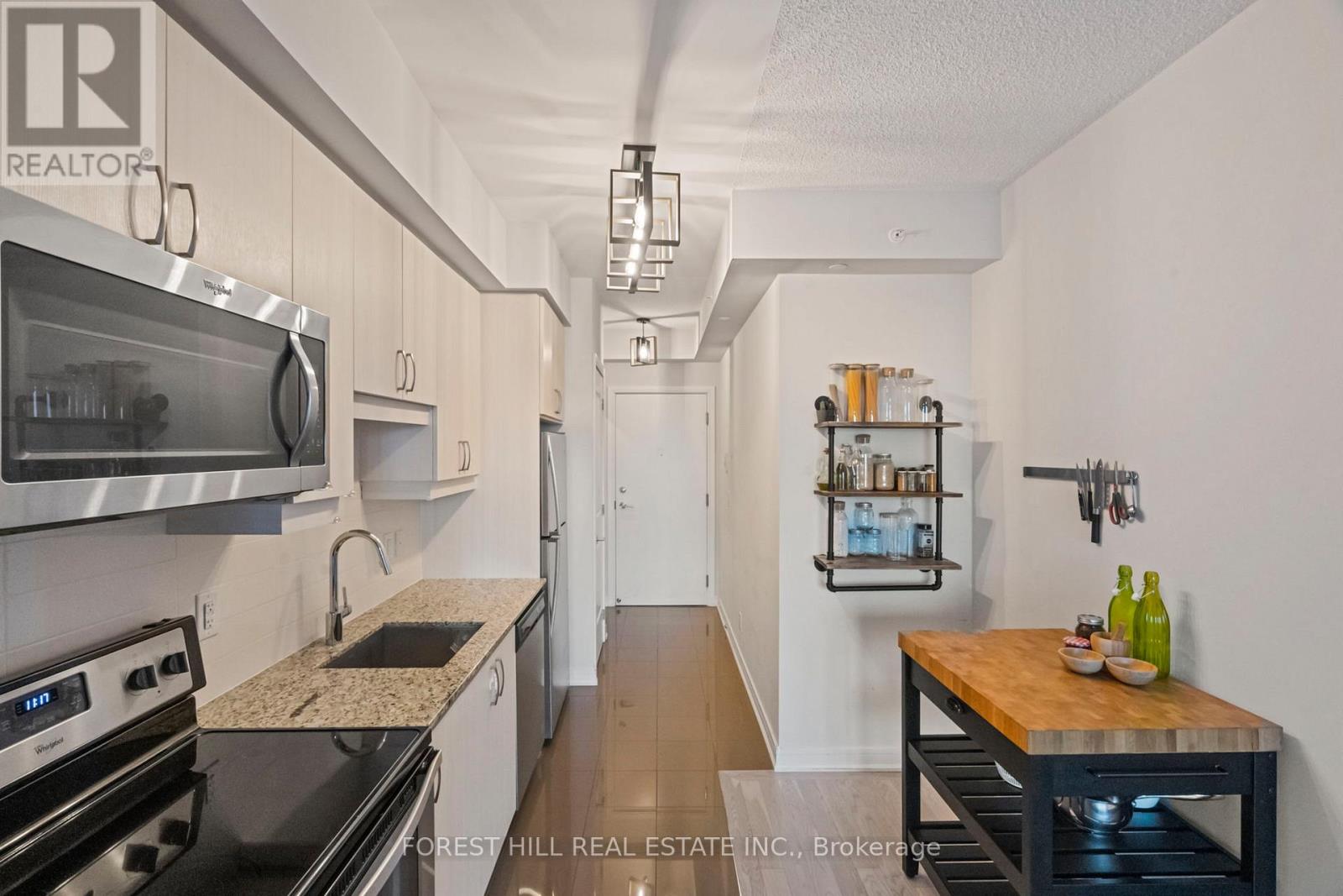 1501 - 9201 Yonge Street, Richmond Hill, Ontario  L4C 6Z2 - Photo 9 - N12517978