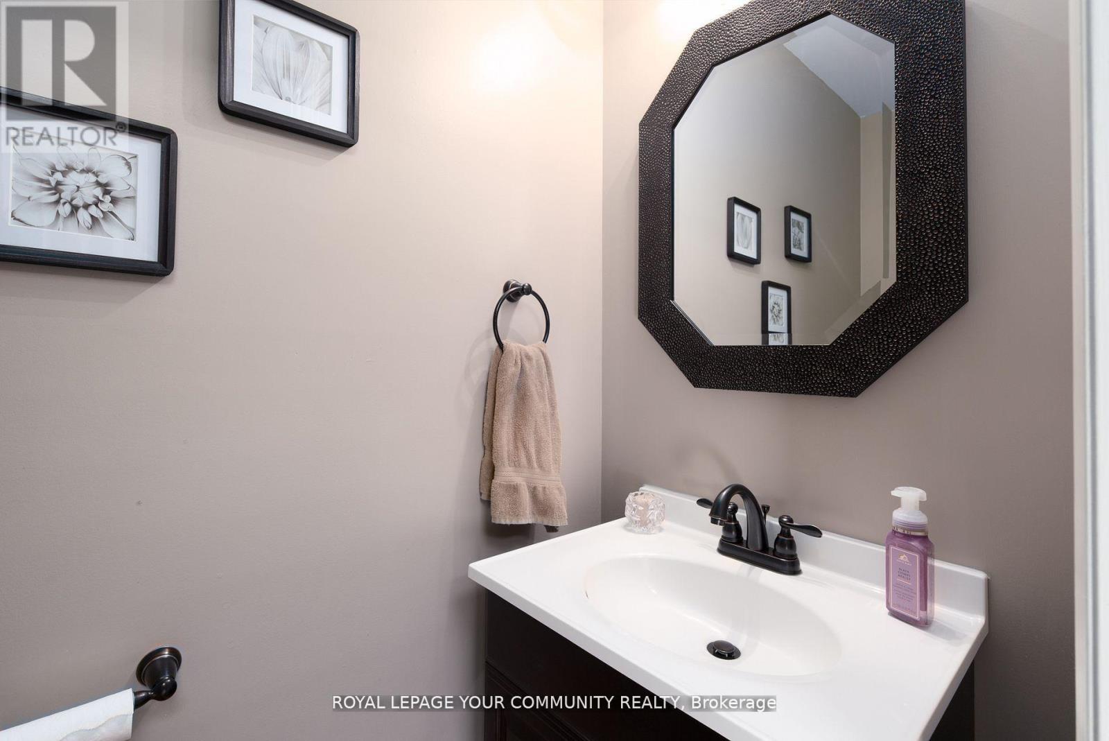 86 Corkwood Crescent, Vaughan, Ontario  L6A 3B4 - Photo 7 - N12517986