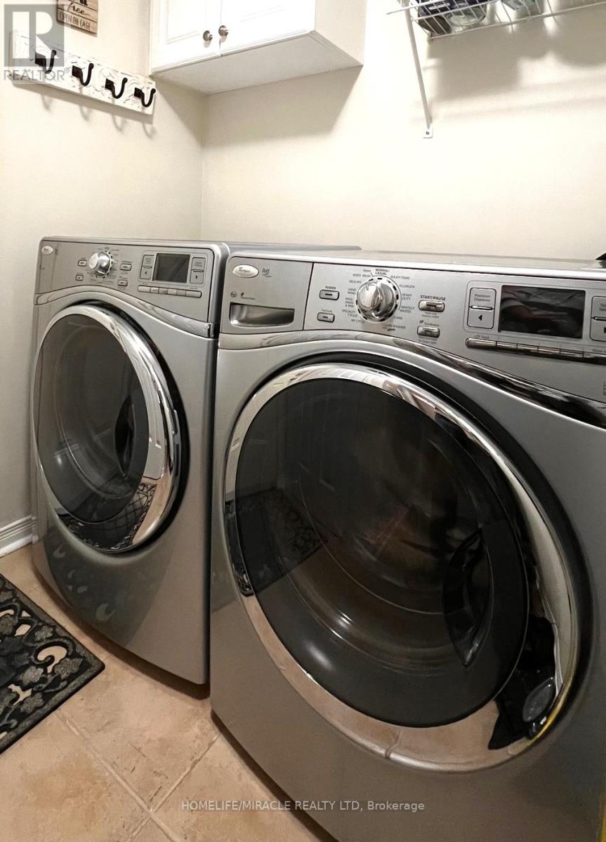 62 Vitlor Drive, Richmond Hill, Ontario L4E 4P9 - Photo 11 - N12518008