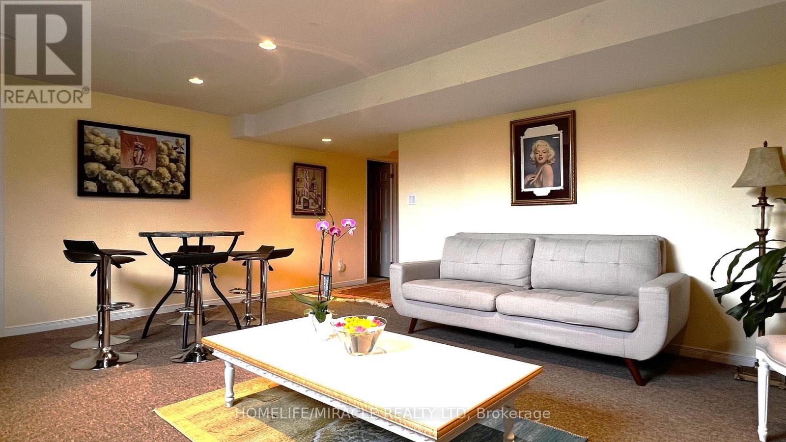 62 Vitlor Drive, Richmond Hill, Ontario L4E 4P9 - Photo 22 - N12518008