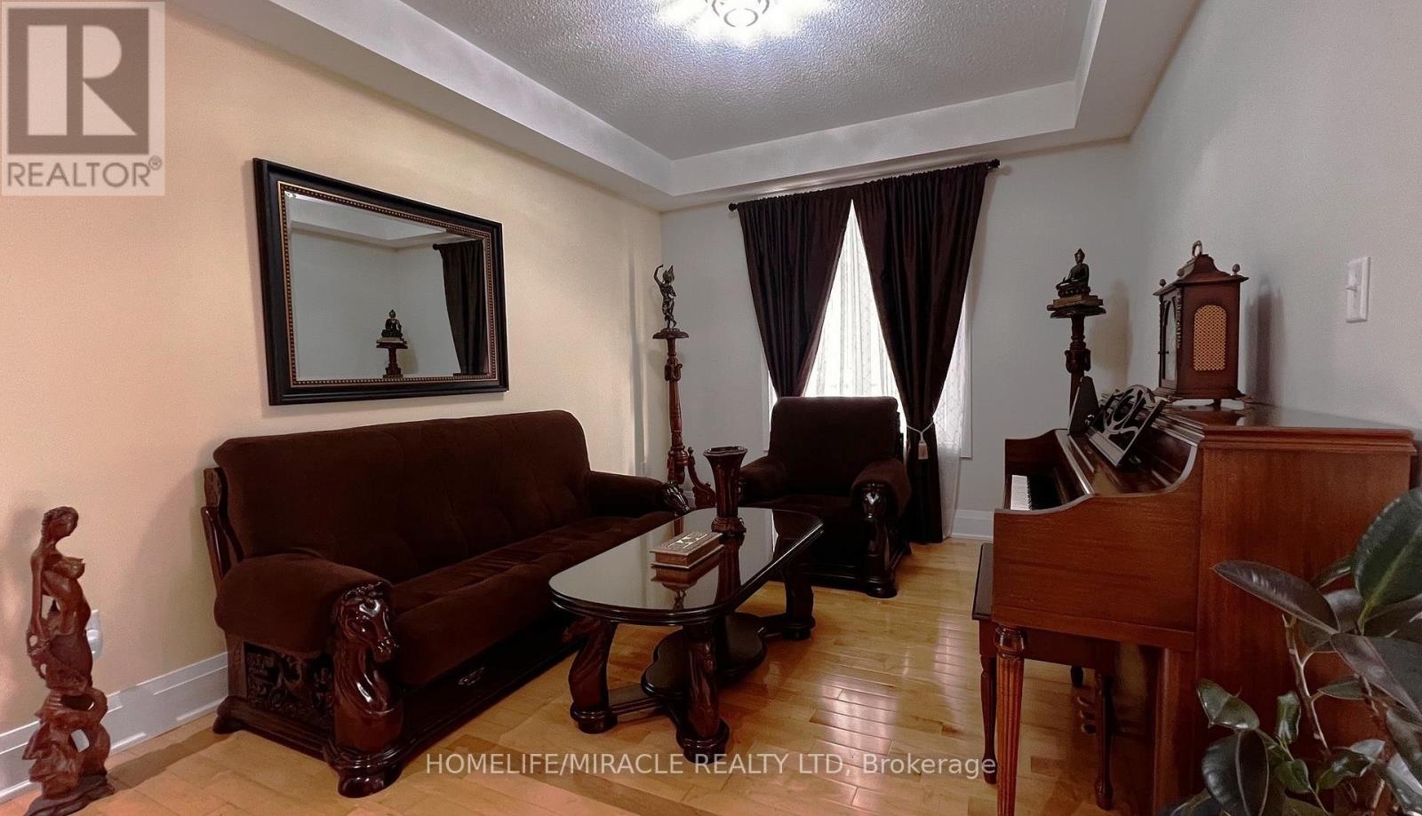 62 Vitlor Drive, Richmond Hill, Ontario L4E 4P9 - Photo 7 - N12518008