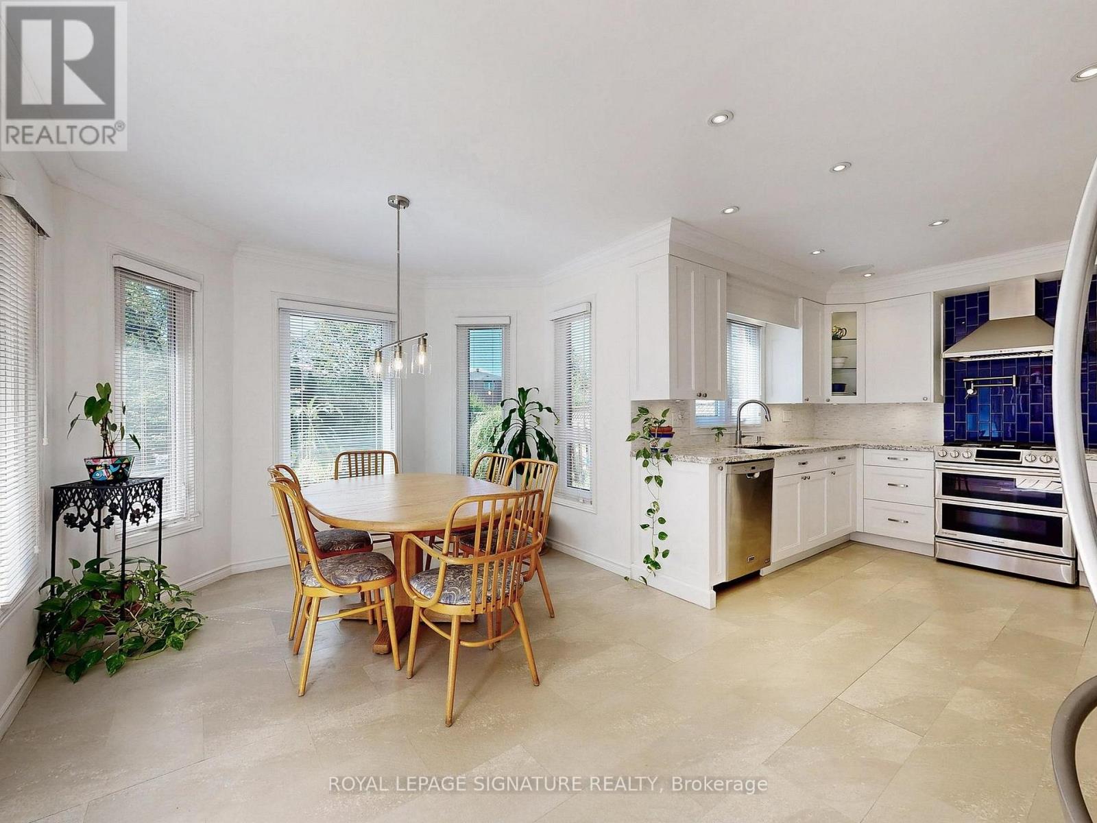 48 MILLCROFT WAY, Vaughan, Ontario