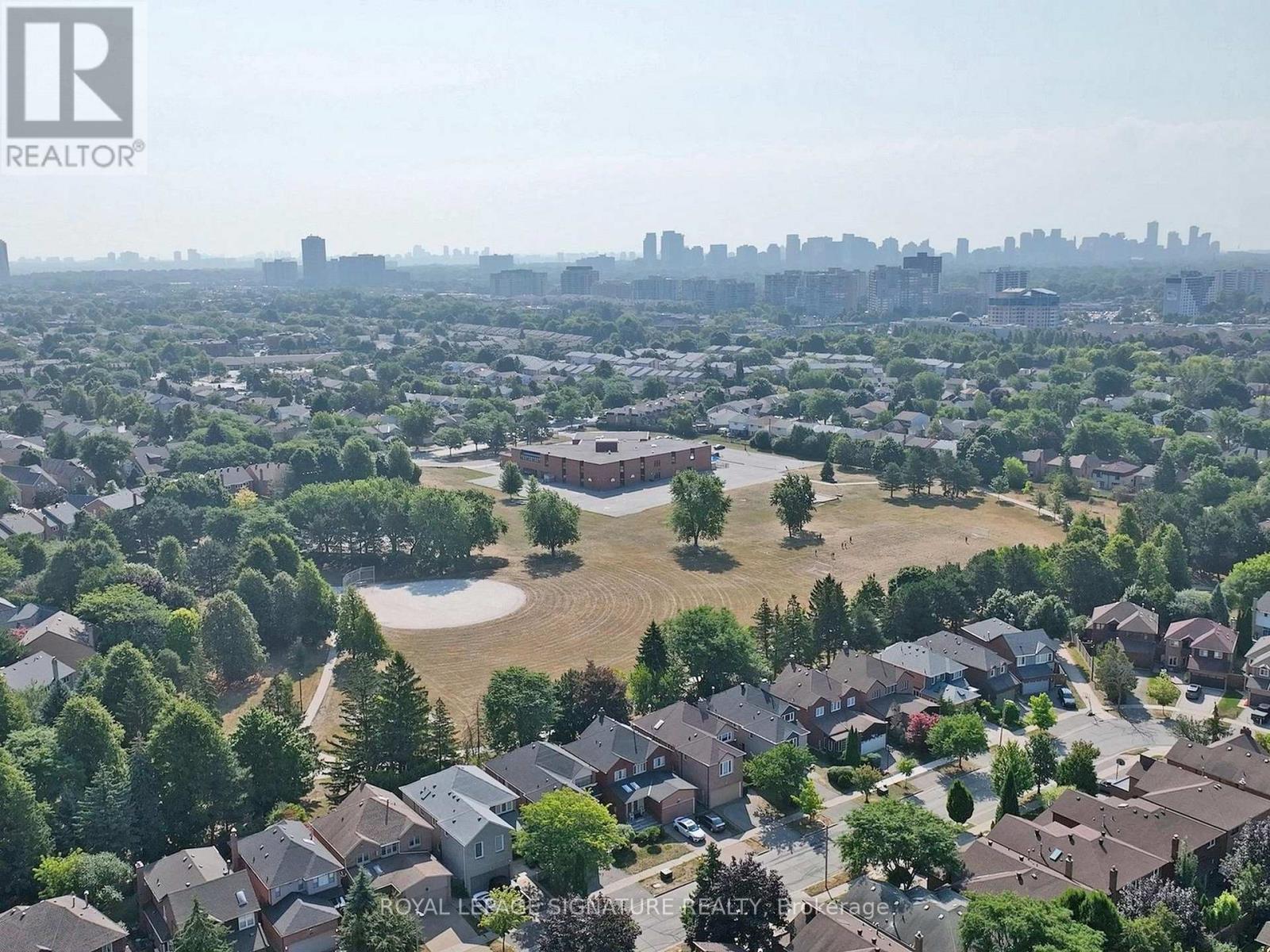 48 Millcroft Way, Vaughan, Ontario L4J 6N9 - Photo 31 - N12518082