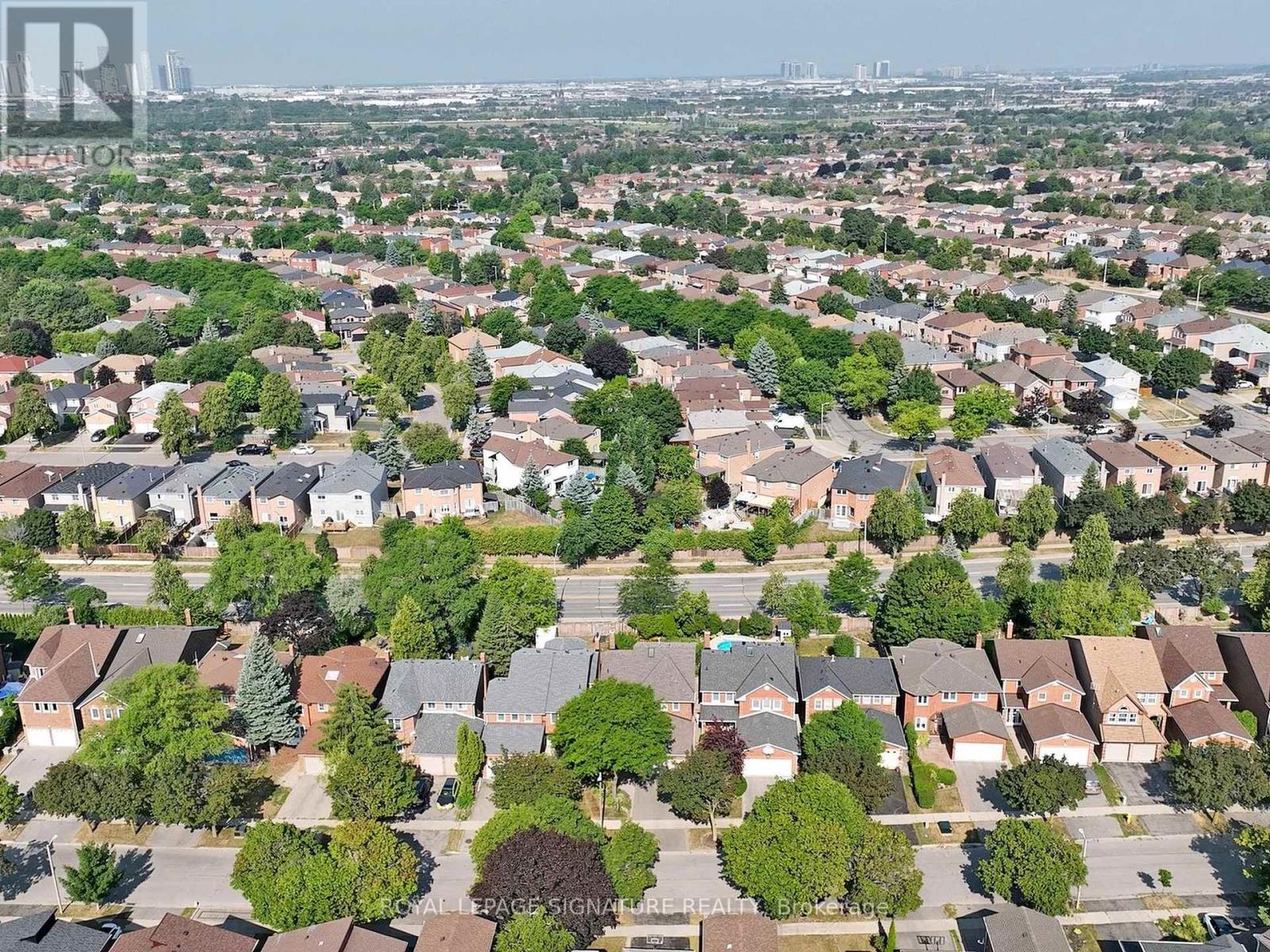 48 Millcroft Way, Vaughan, Ontario L4J 6N9 - Photo 32 - N12518082