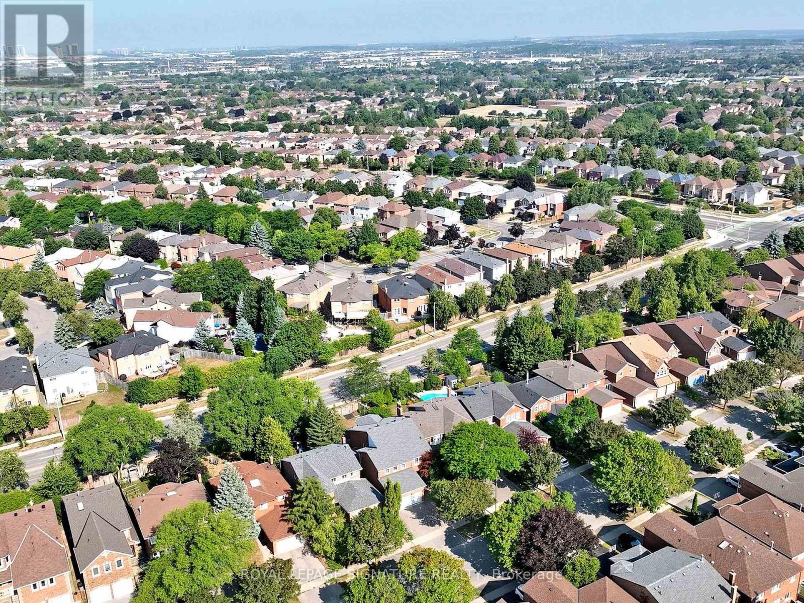 48 Millcroft Way, Vaughan, Ontario L4J 6N9 - Photo 33 - N12518082