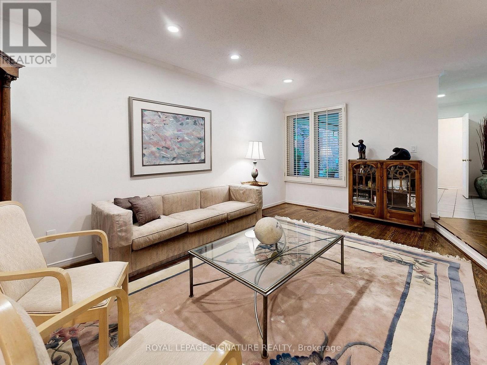 48 Millcroft Way, Vaughan, Ontario L4J 6N9 - Photo 5 - N12518082