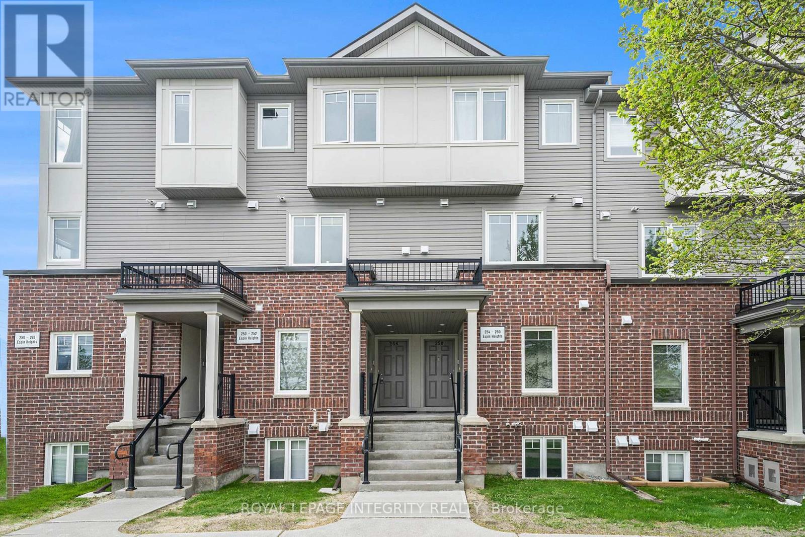 256 Espin Heights, Ottawa, Ontario  K2J 0Y8 - Photo 2 - X12518160