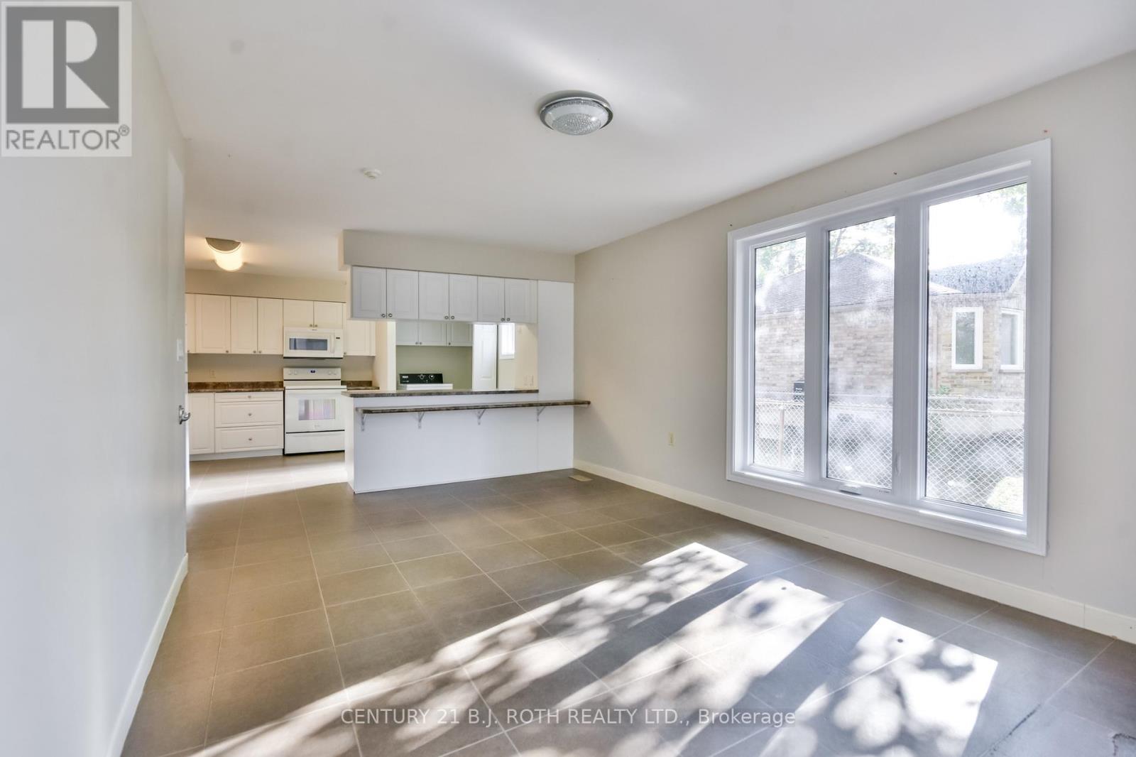 263 Anne Street N, Barrie (Sunnidale), Ontario  L4N 4Y1 - Photo 10 - S12518072