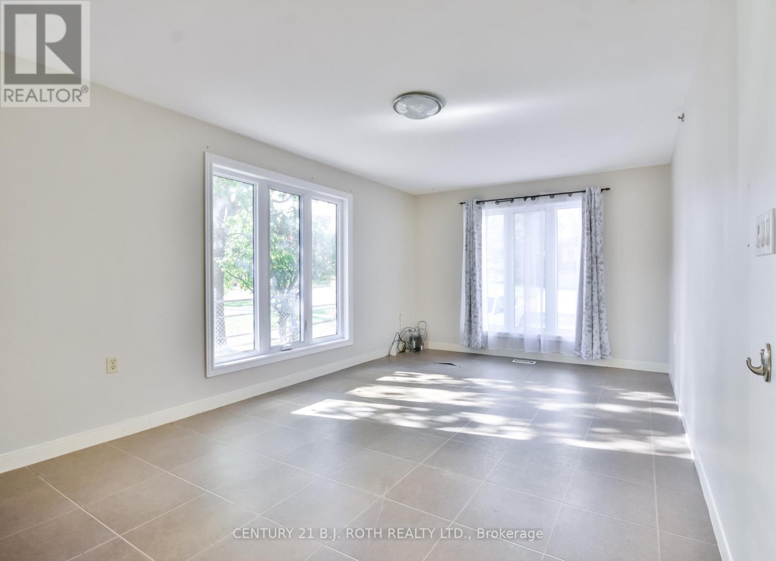 263 Anne Street N, Barrie (Sunnidale), Ontario  L4N 4Y1 - Photo 12 - S12518072