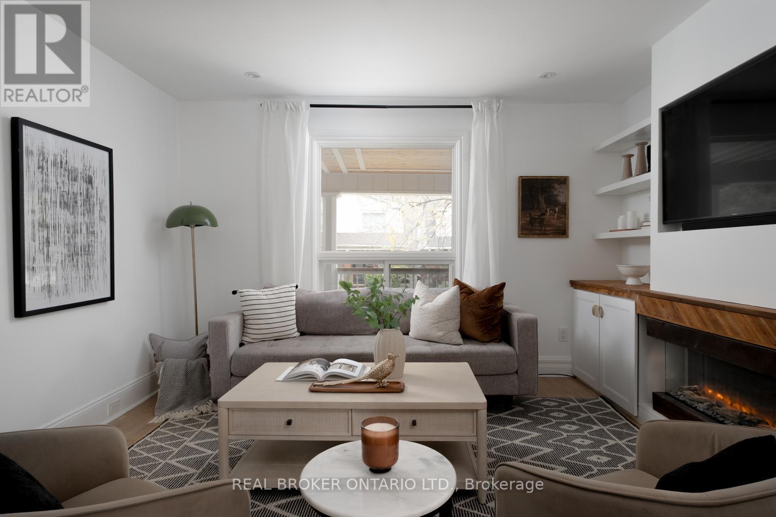 21 Stephenson Avenue, Toronto (East End-Danforth), Ontario  M4C 1E9 - Photo 2 - E12506634