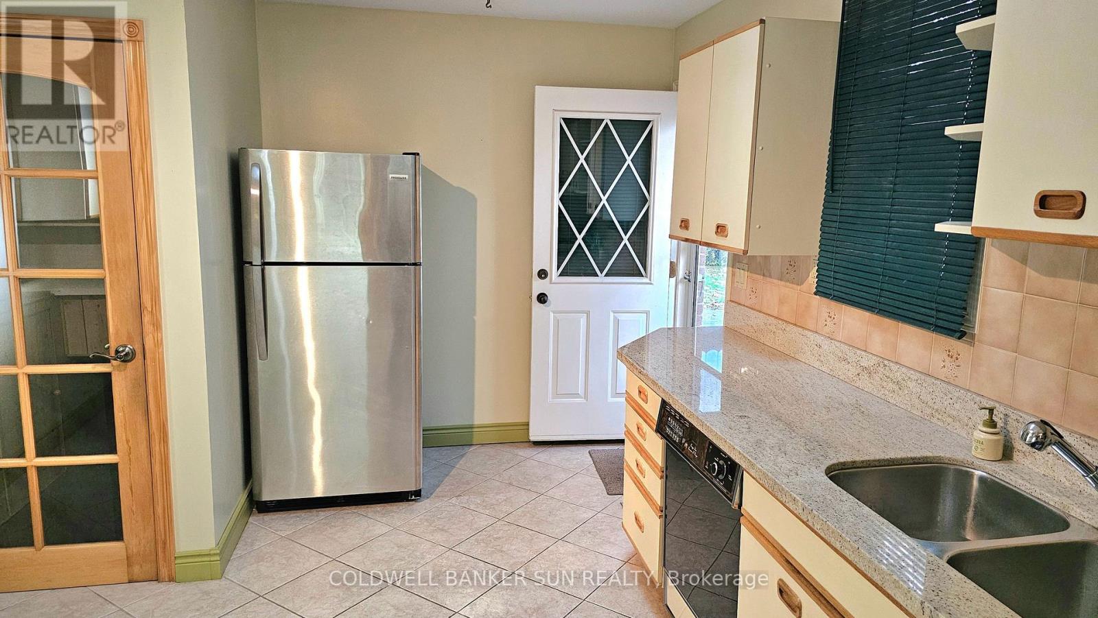 23 Brookdale Crescent, Brampton, Ontario L6T 1M8 - Photo 11 - W12514922