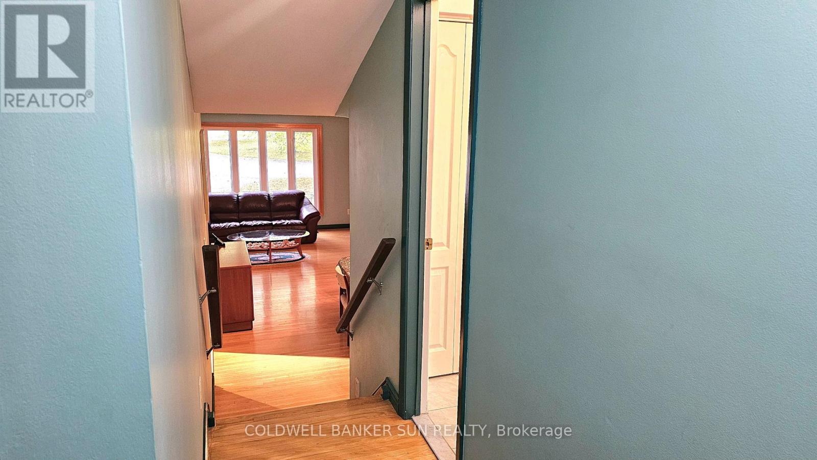 23 Brookdale Crescent, Brampton, Ontario L6T 1M8 - Photo 7 - W12514922