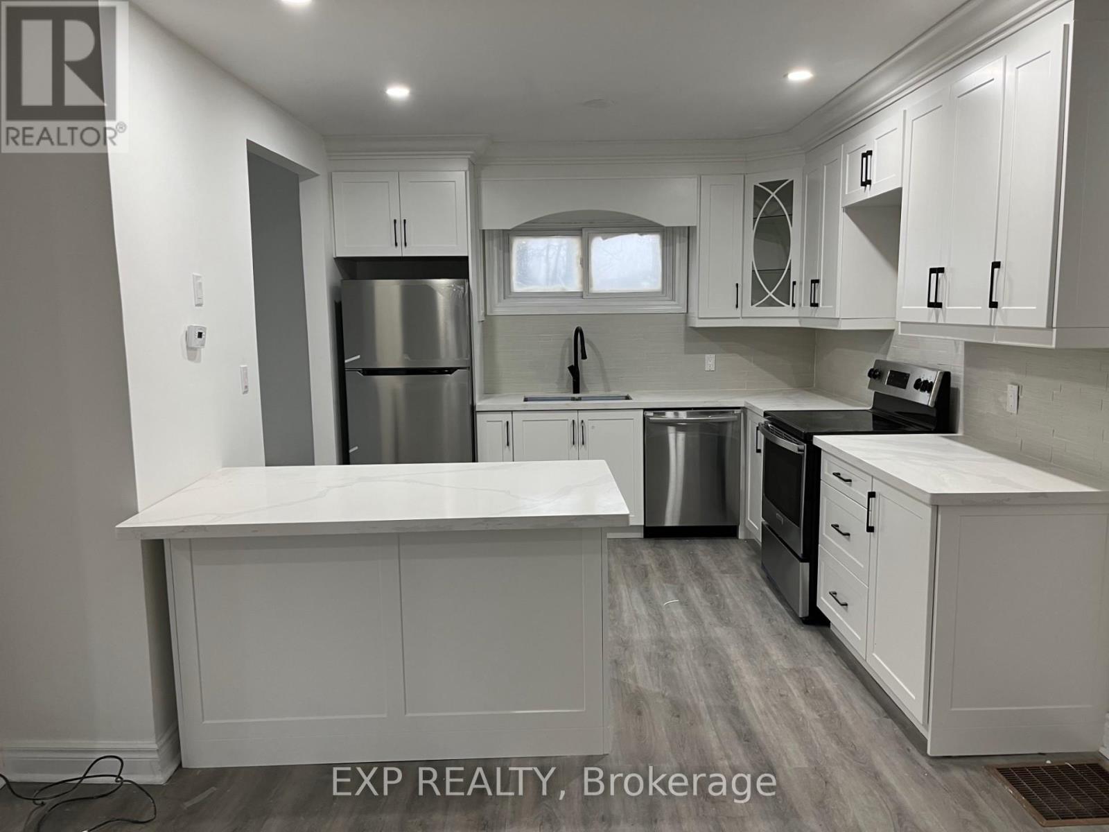 5051 Huron Street, Niagara Falls, Ontario  L2E 2J8 - Photo 1 - X12518114