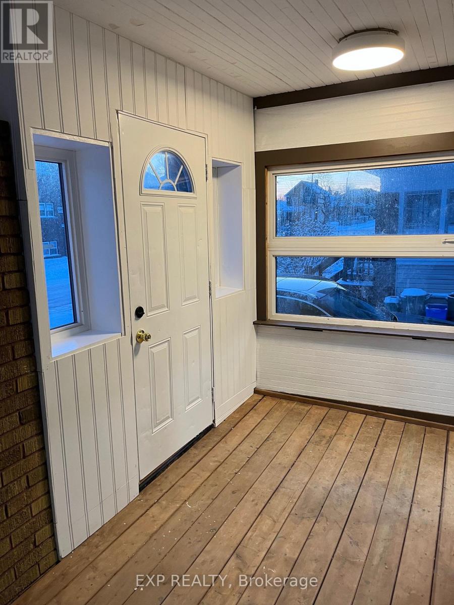 5051 Huron Street, Niagara Falls, Ontario  L2E 2J8 - Photo 4 - X12518114