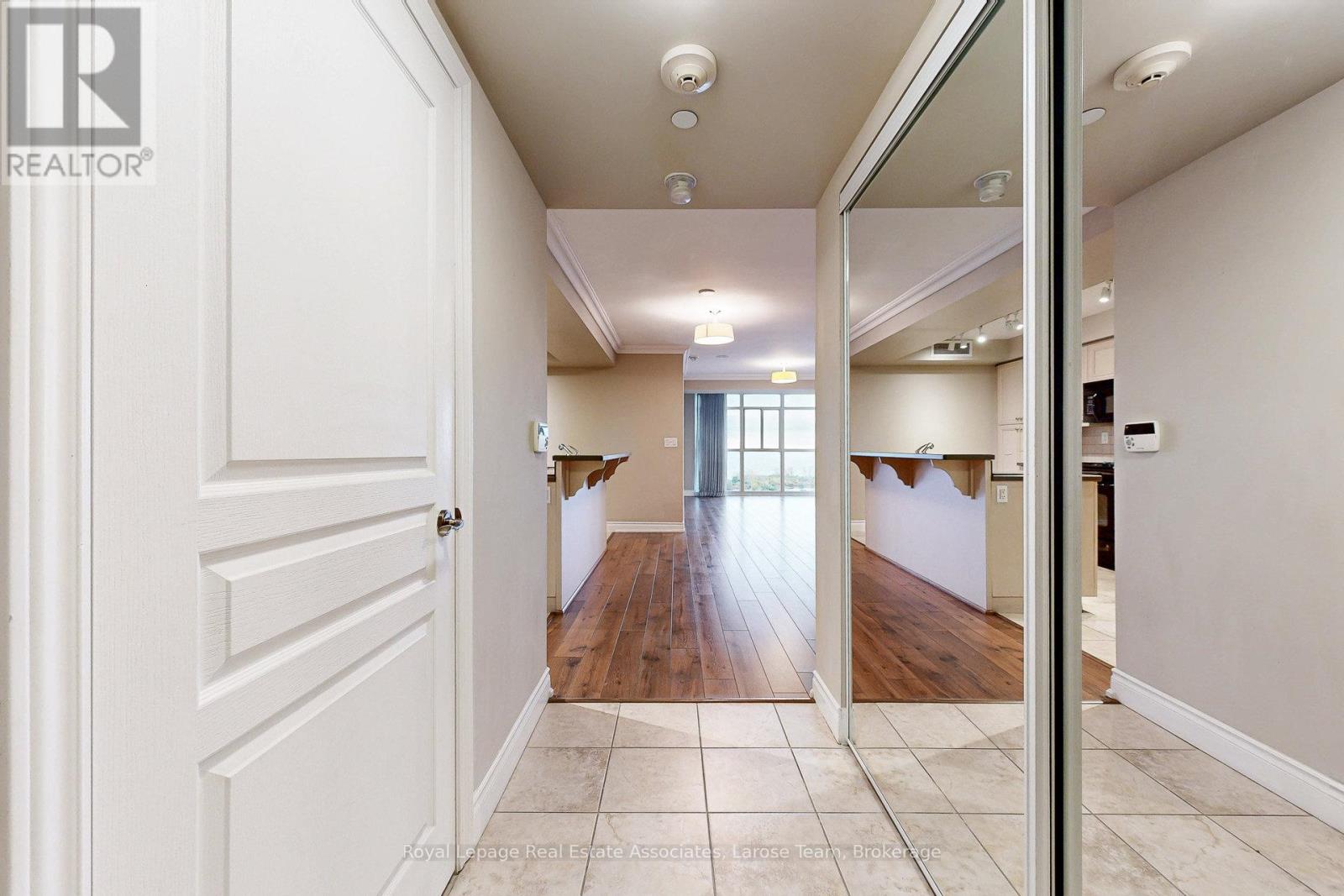 2003 - 3 Marine Parade Drive, Toronto, Ontario  M8V 3Z5 - Photo 3 - W12517992