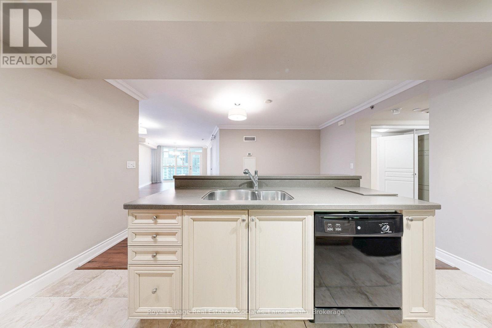 2003 - 3 Marine Parade Drive, Toronto, Ontario  M8V 3Z5 - Photo 8 - W12517992