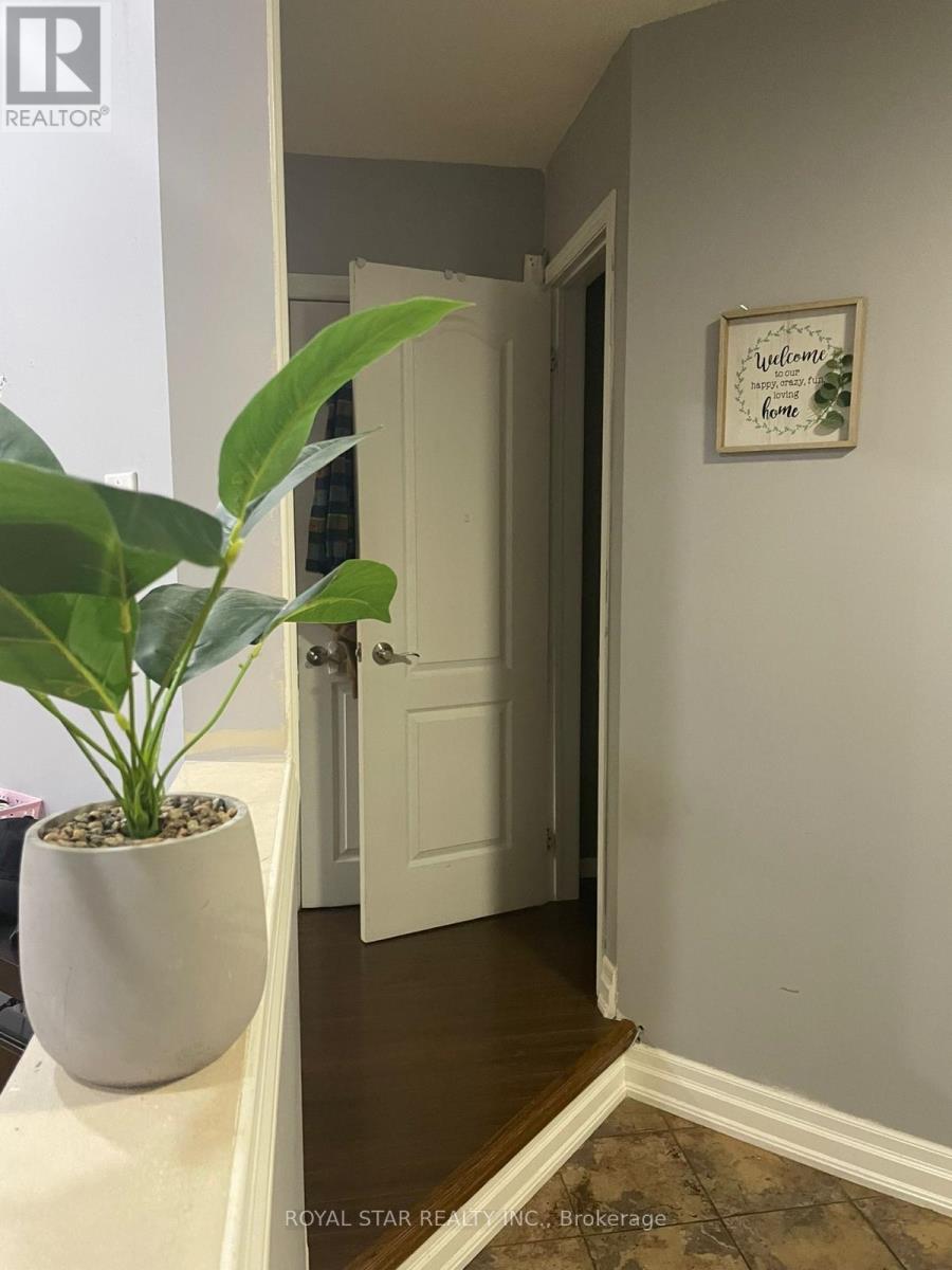 118 Tiller Trail, Brampton, Ontario  L6X 4S8 - Photo 12 - W12517998