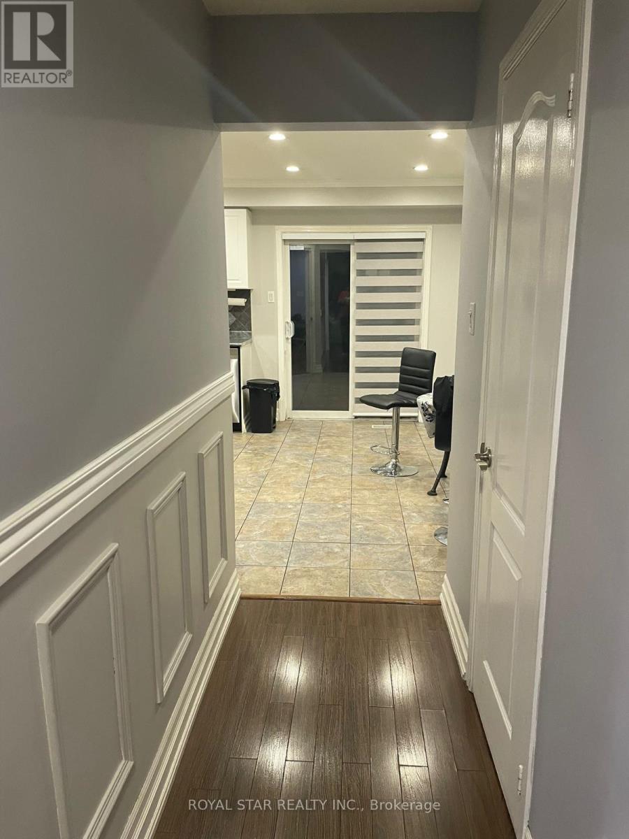 118 Tiller Trail, Brampton, Ontario  L6X 4S8 - Photo 9 - W12517998