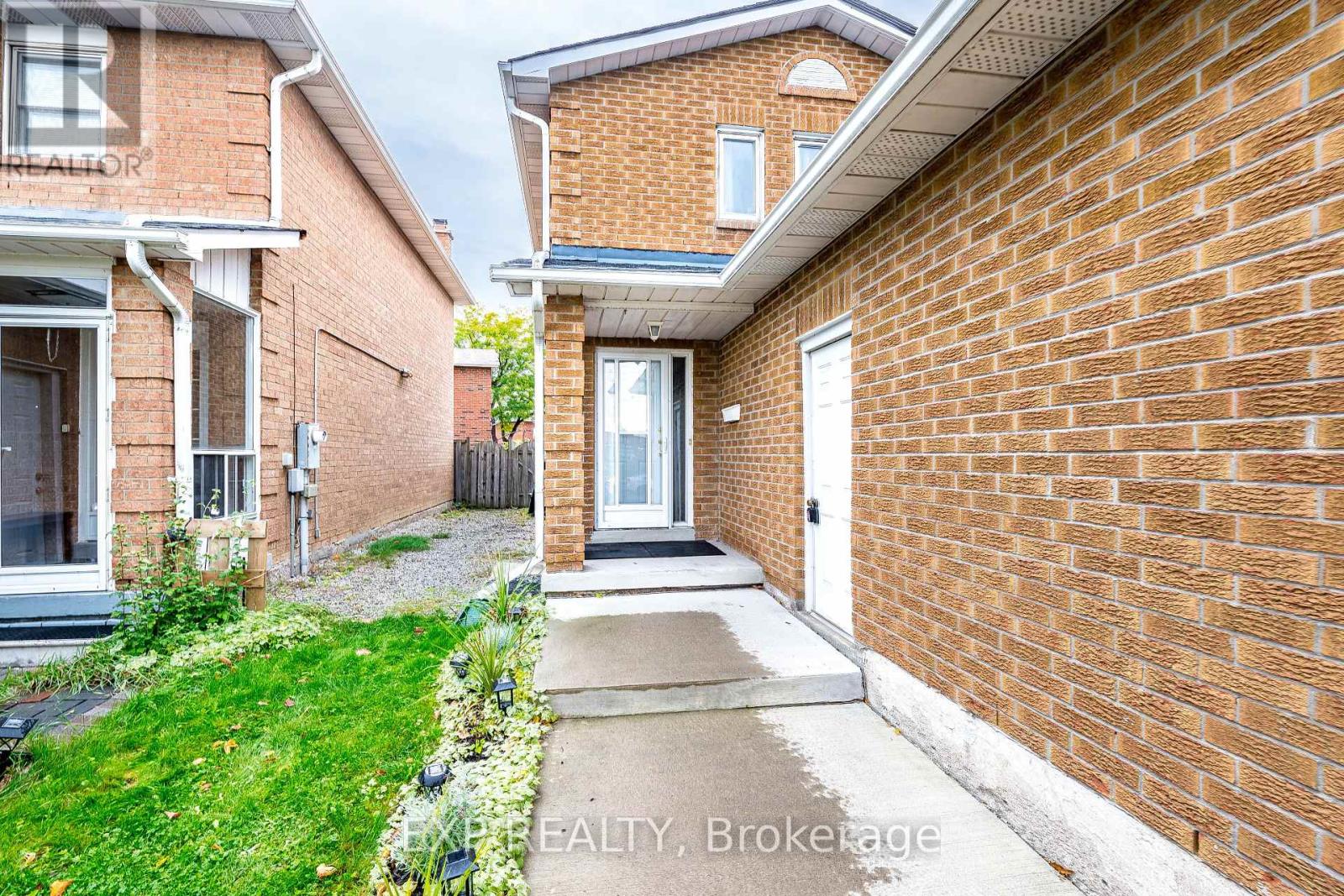 83 Wildercroft Avenue, Brampton, Ontario  L6V 4G6 - Photo 2 - W12518020