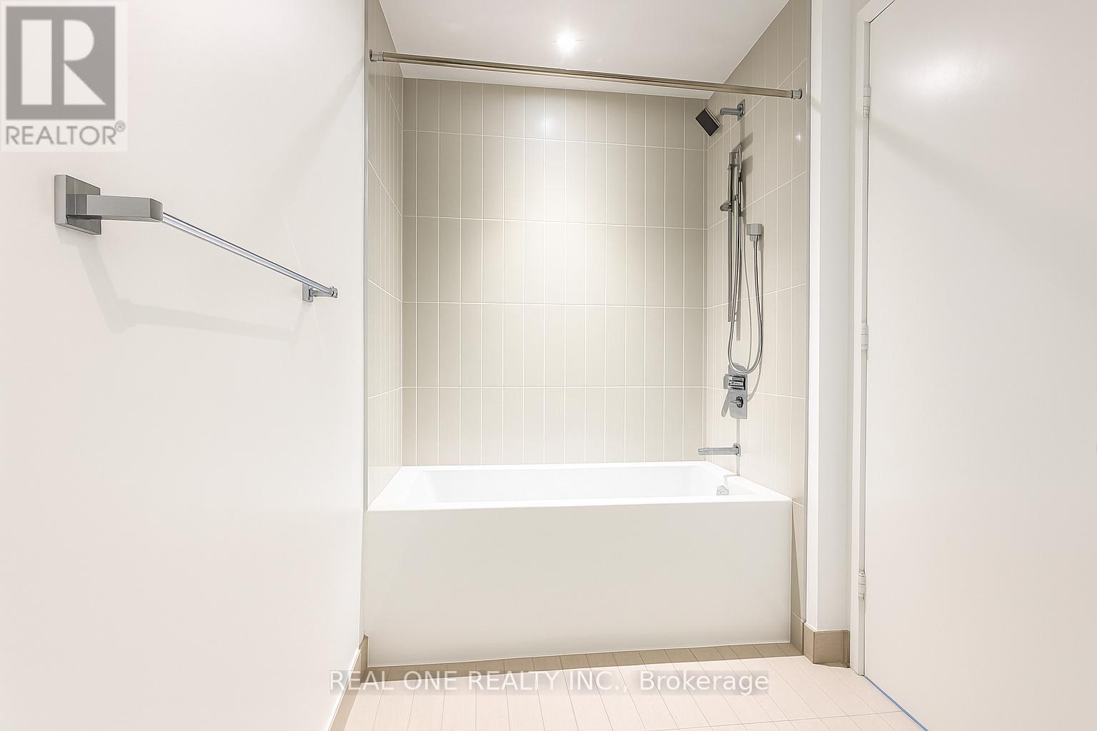 3512 - 3900 Confederation Parkway, Mississauga, Ontario  L5B 0M3 - Photo 17 - W12518028