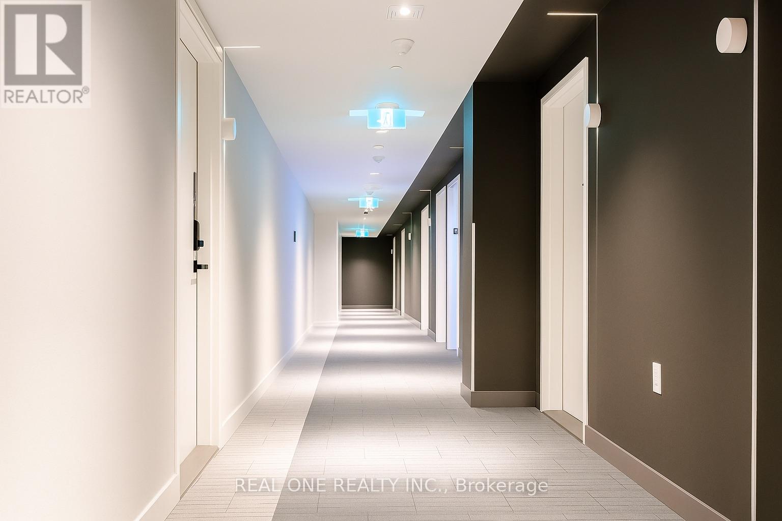 3512 - 3900 Confederation Parkway, Mississauga, Ontario  L5B 0M3 - Photo 5 - W12518028