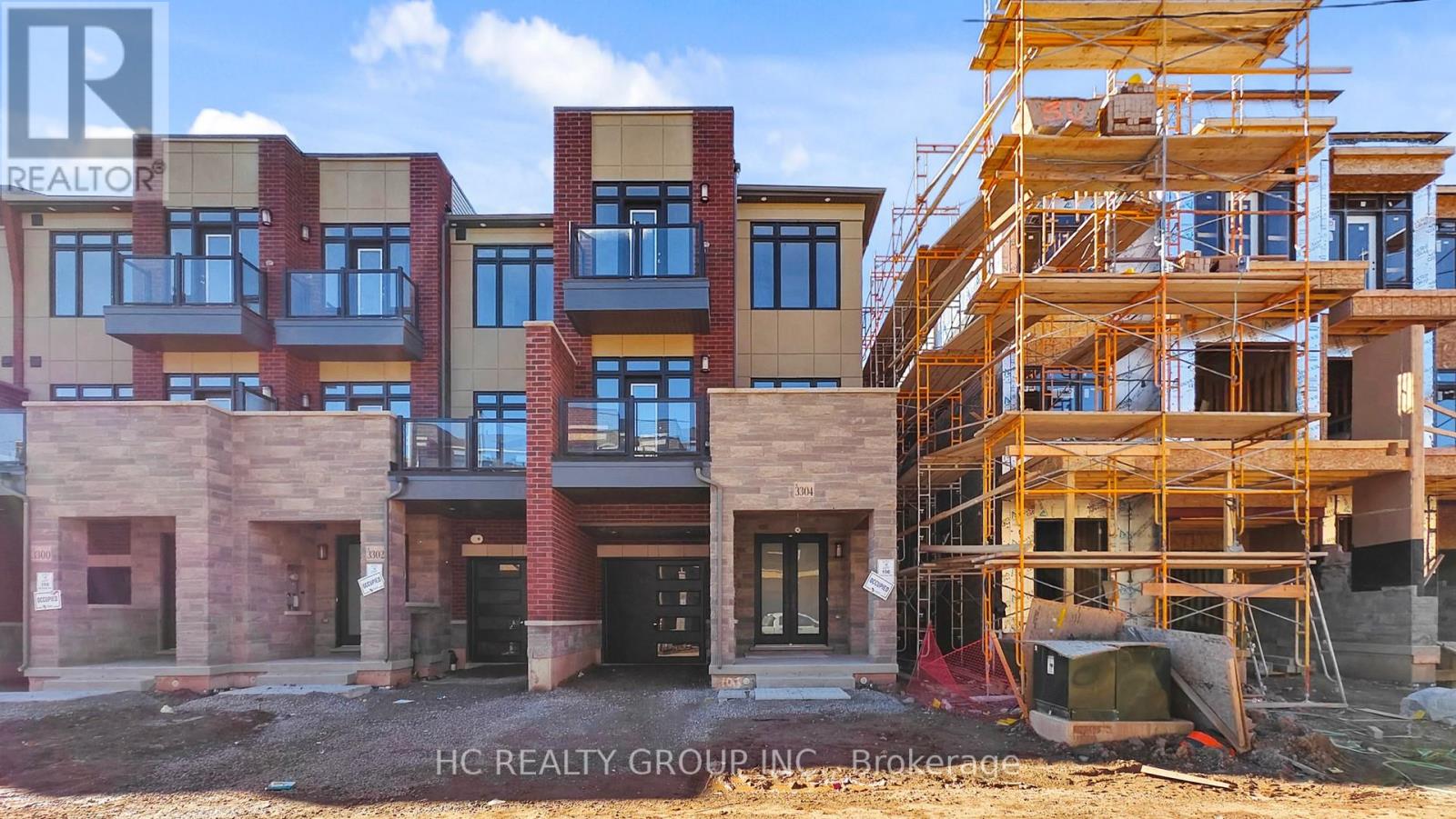 3304 Azam Way, Oakville, Ontario L6M 4K1 - Photo 3 - W12518084