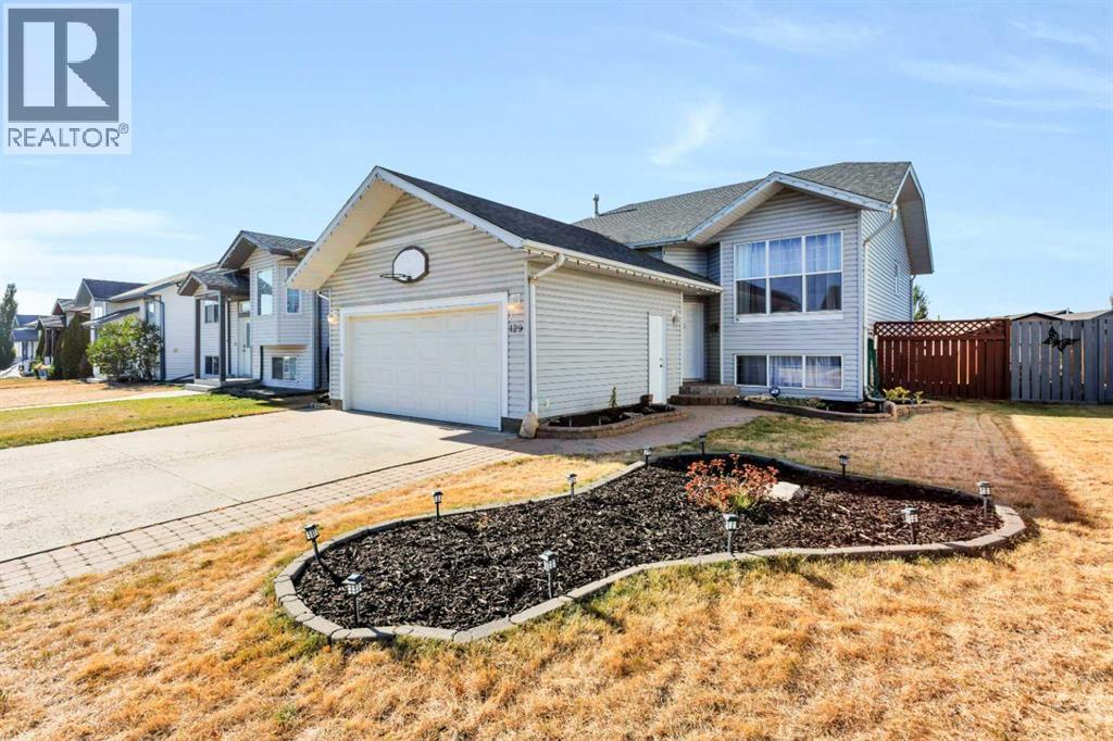 129 Briarwood Crescent, Blackfalds, Alberta  t0m 0j0 - Photo 2 - A2263263