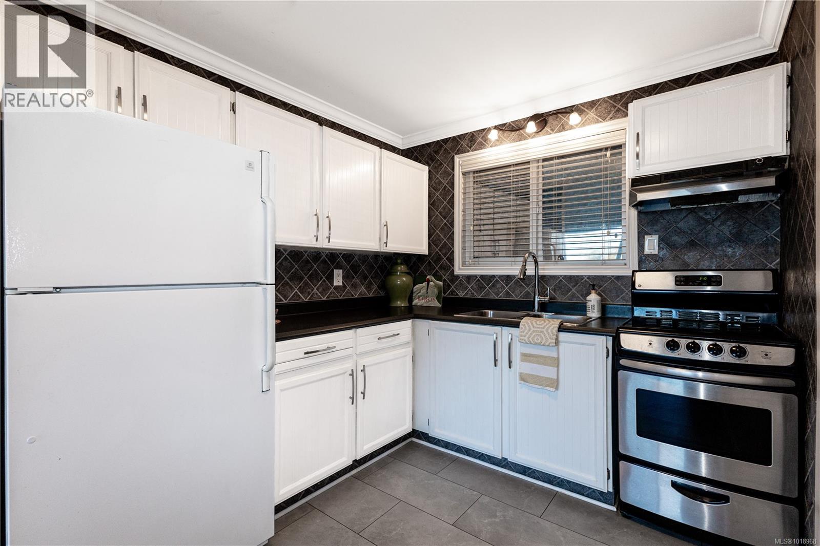 15 940 Island Hwy S, Campbell River, British Columbia  V9W 1B1 - Photo 17 - 1018968