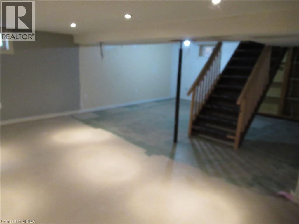 140 Grand Street, Brantford, Ontario  N3R 4B7 - Photo 8 - 40775380