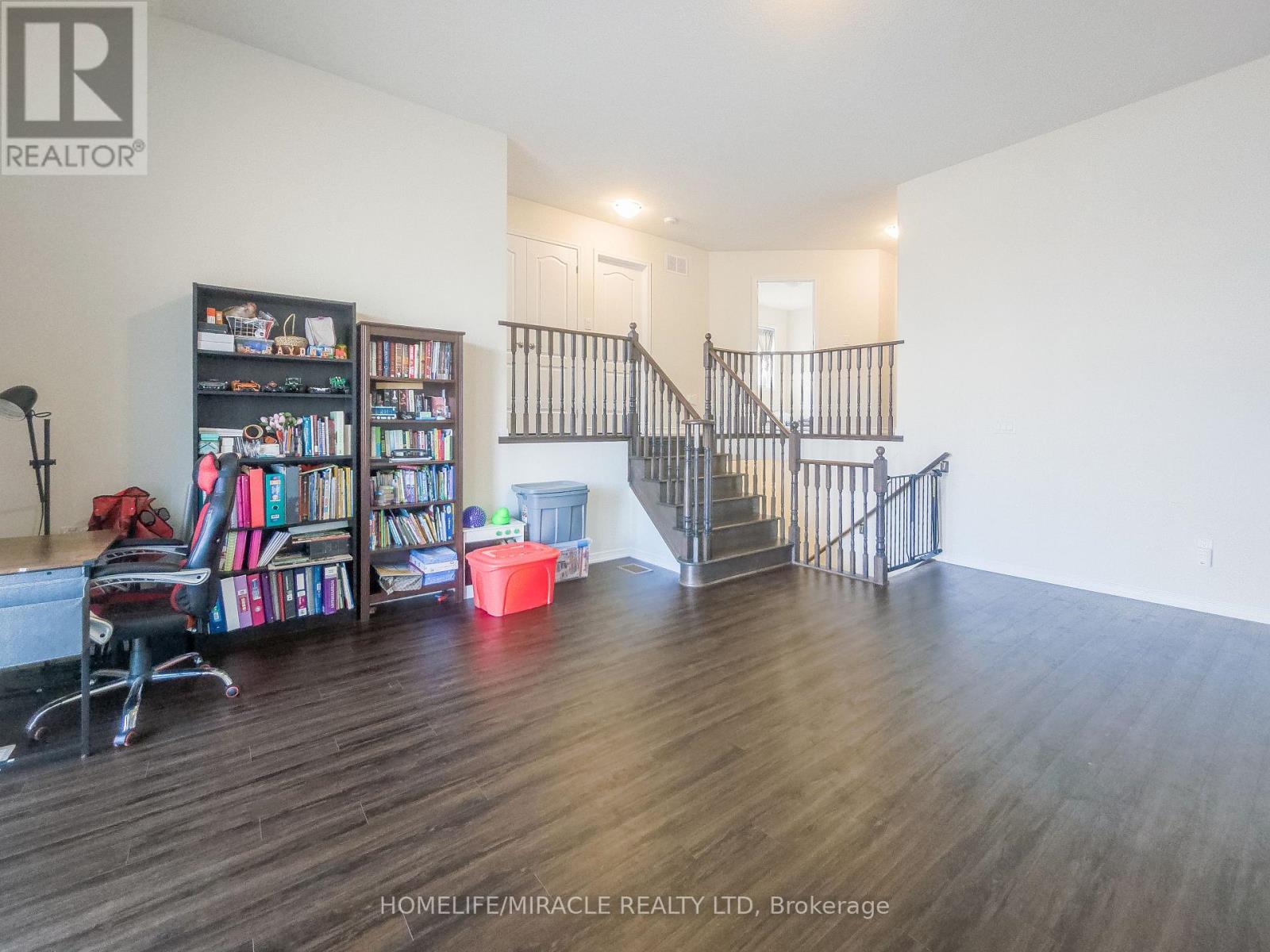 48 Esther Crescent, Thorold, Ontario  L3B 0G2 - Photo 15 - X12517984