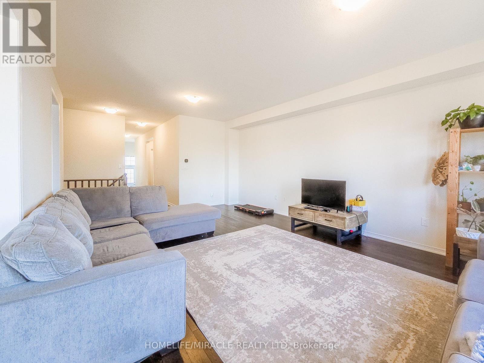 48 Esther Crescent, Thorold, Ontario  L3B 0G2 - Photo 6 - X12517984