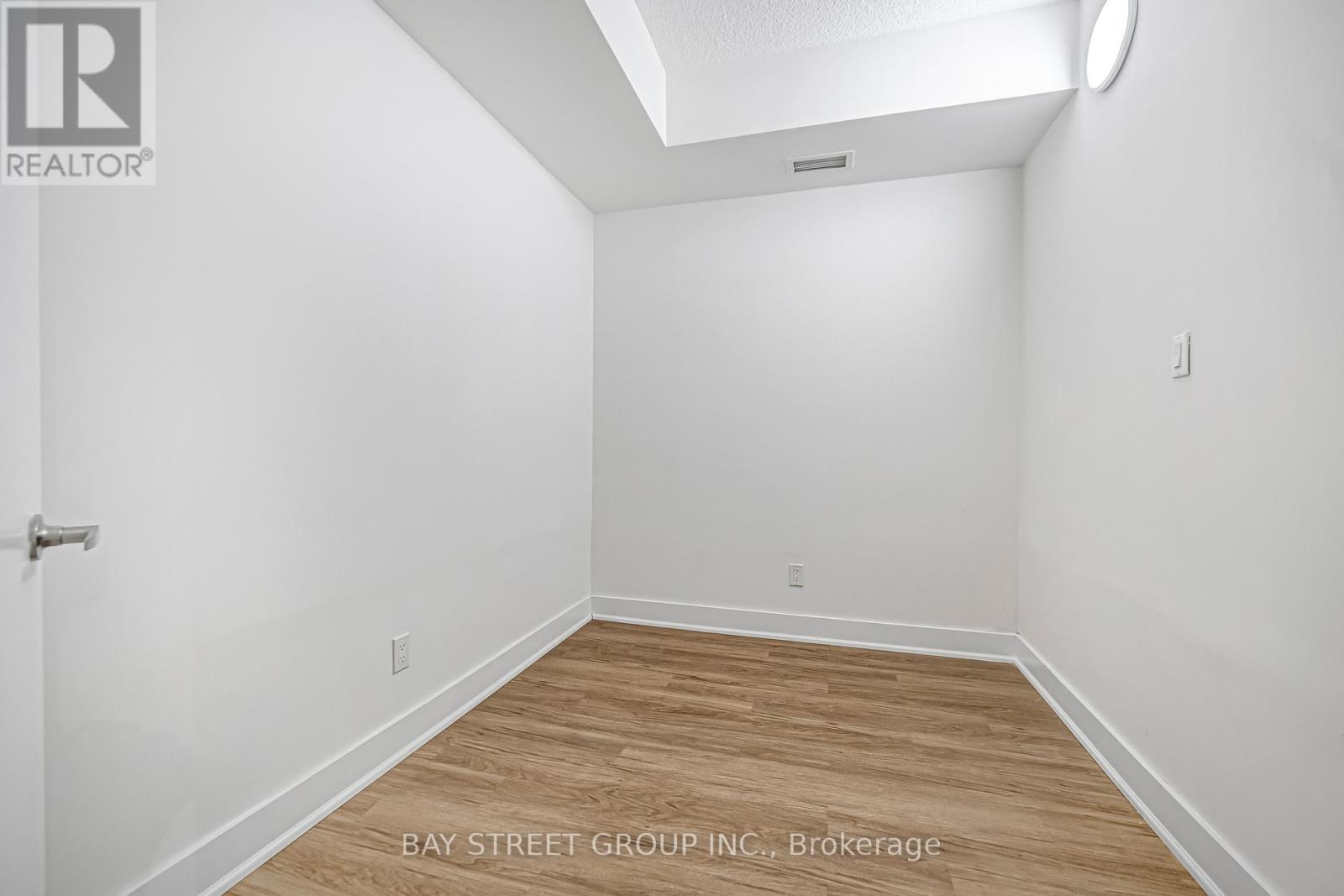 203 - 128 Fairview Mall Drive, Toronto, Ontario M2J 0E8 - Photo 12 - C12518190