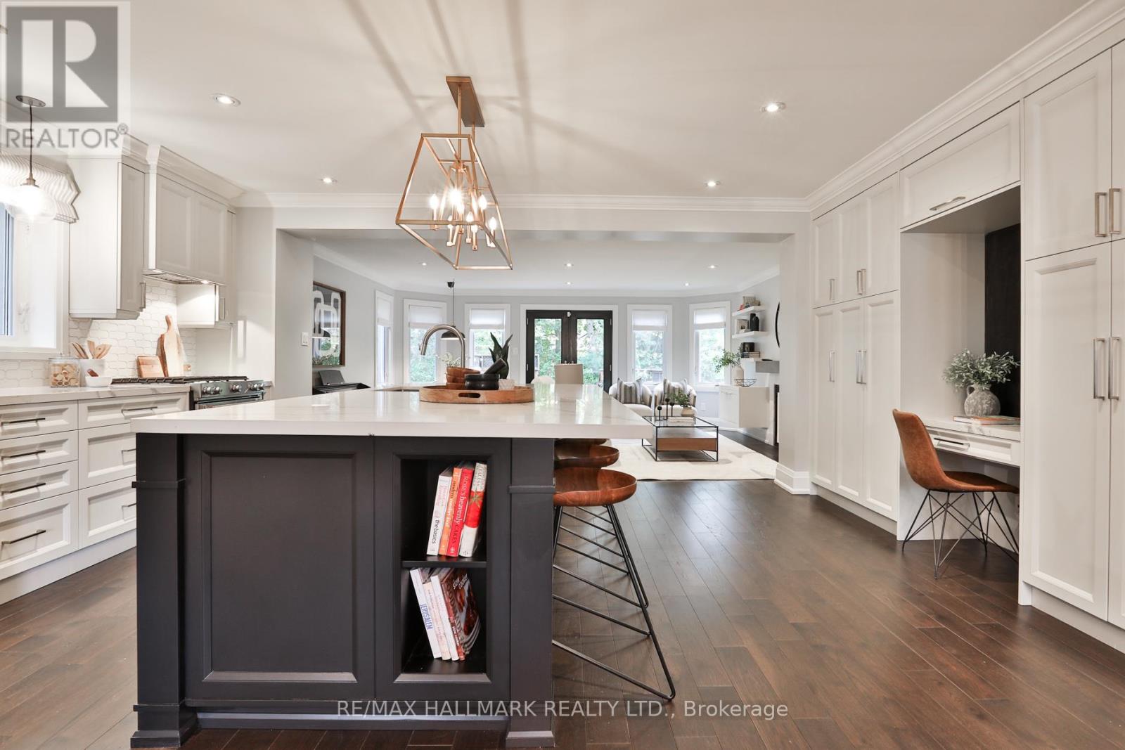 122 Wilson Avenue, Toronto, Ontario M5M 3A1 - Photo 5 - C12518218