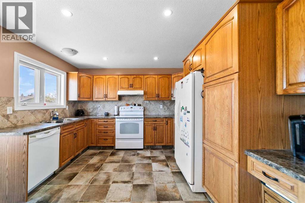 5419 53 Street, Camrose, Alberta  T4V 4N6 - Photo 10 - A2267600