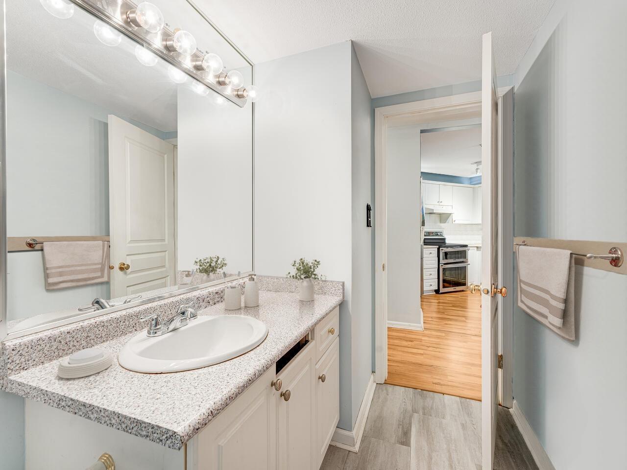 311 8139 121a Street, Surrey, British Columbia  V3W 0Z2 - Photo 17 - R3061028