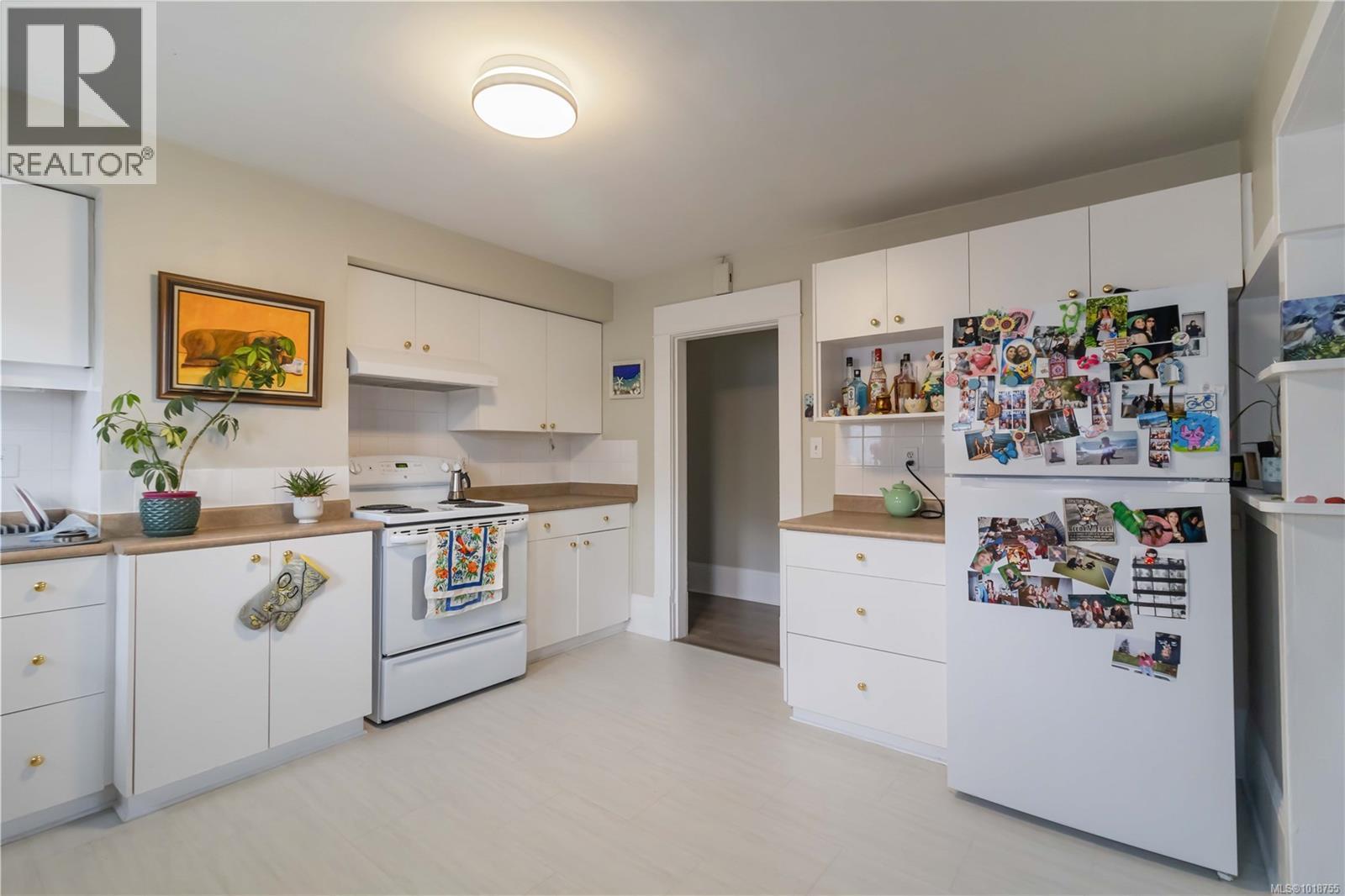 1742 Denman St, Victoria, British Columbia  V8R 1Y4 - Photo 18 - 1018755