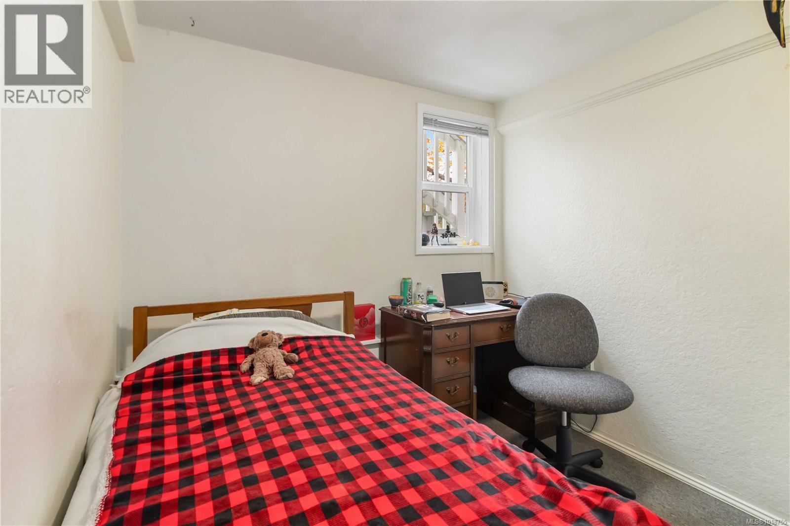 1742 Denman St, Victoria, British Columbia  V8R 1Y4 - Photo 40 - 1018755