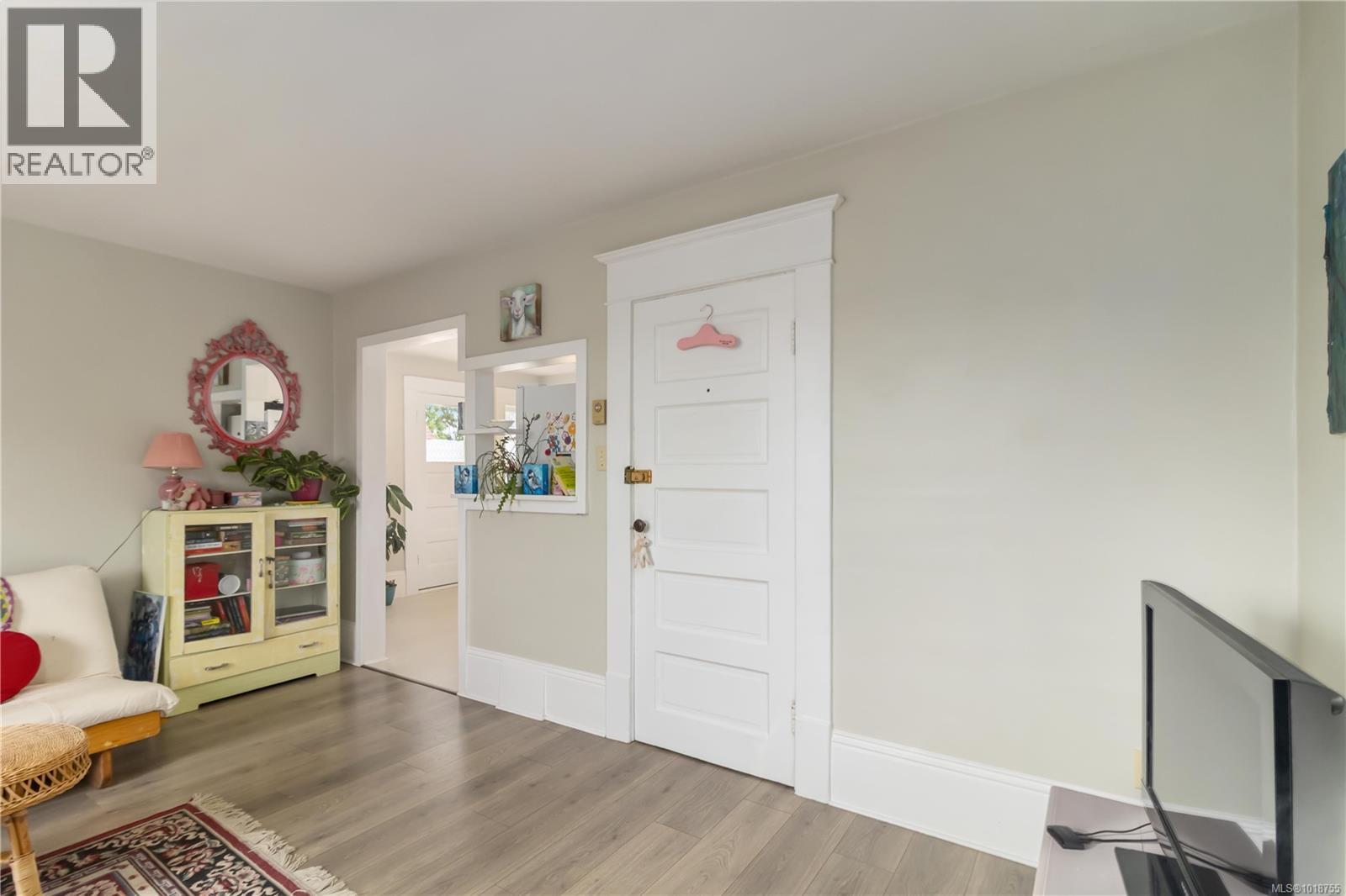 1742 Denman St, Victoria, British Columbia  V8R 1Y4 - Photo 15 - 1018755