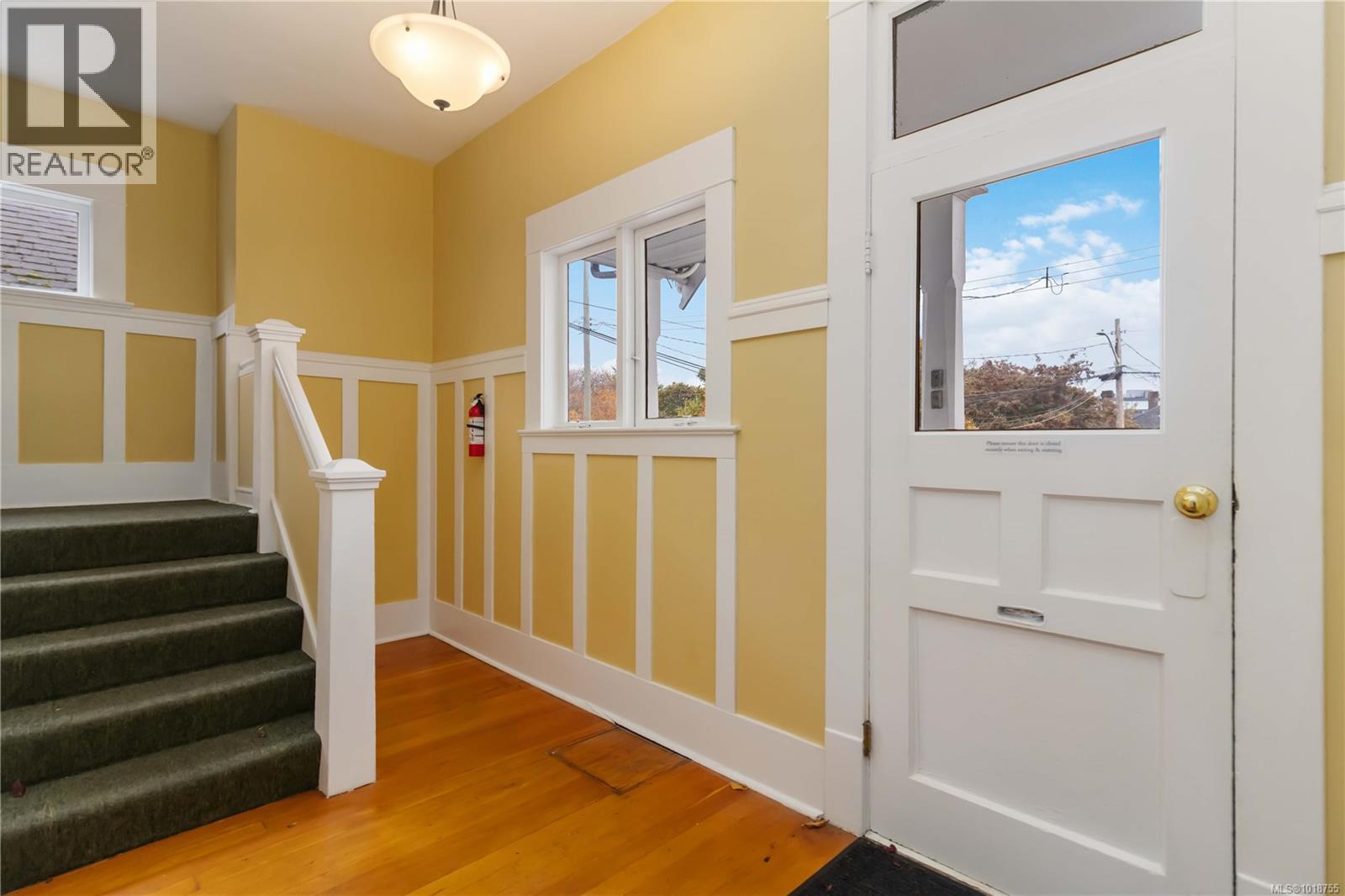 1742 Denman St, Victoria, British Columbia  V8R 1Y4 - Photo 5 - 1018755