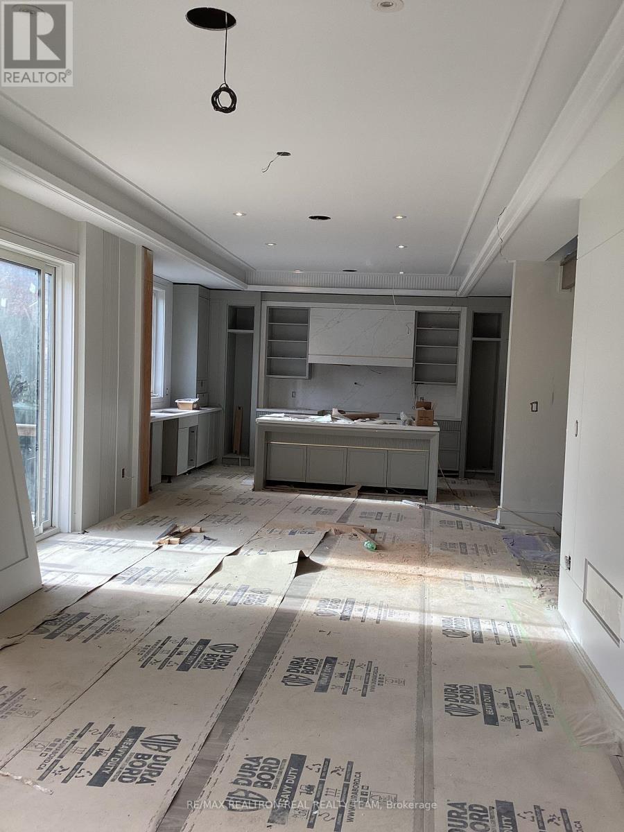 2 Palomino Crescent, Toronto, Ontario  M2K 1W1 - Photo 4 - C12493626