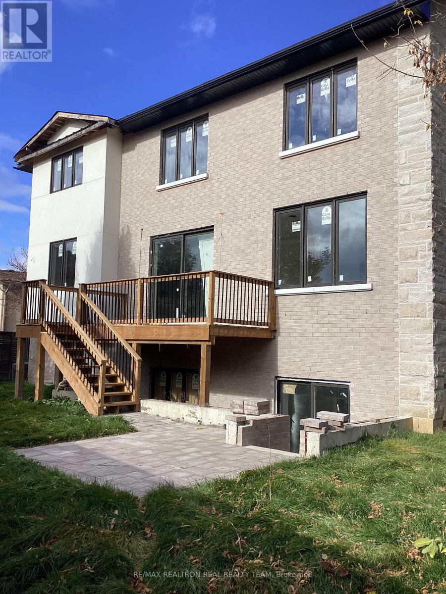 2 Palomino Crescent, Toronto, Ontario  M2K 1W1 - Photo 12 - C12493626