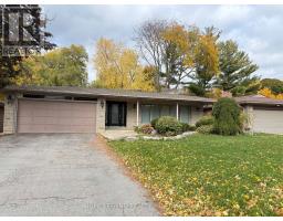 46 HAWKSBURY DRIVE, Toronto, Ontario