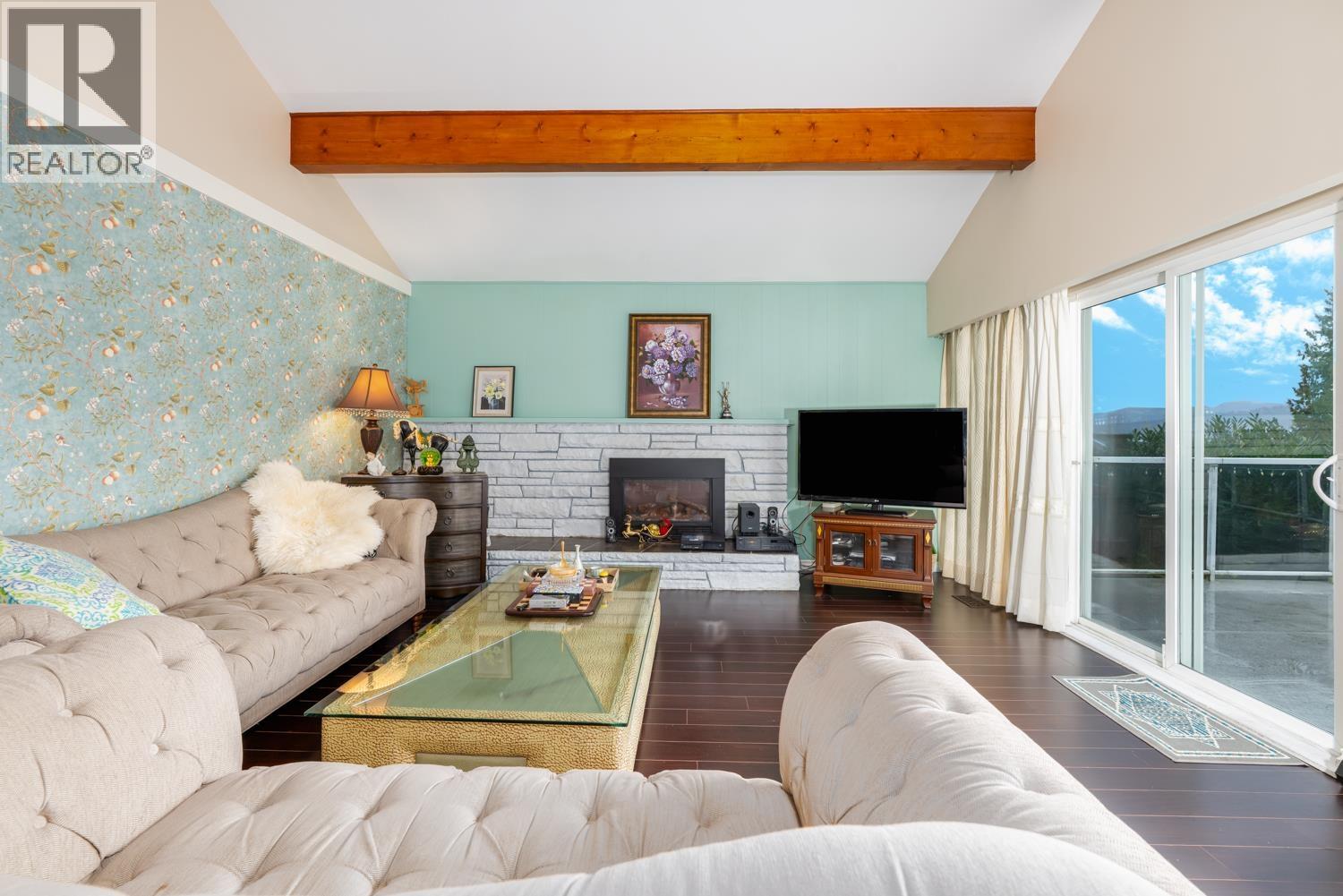 5681 Sardis Crescent, Burnaby, British Columbia  V5H 3K4 - Photo 4 - R3064891