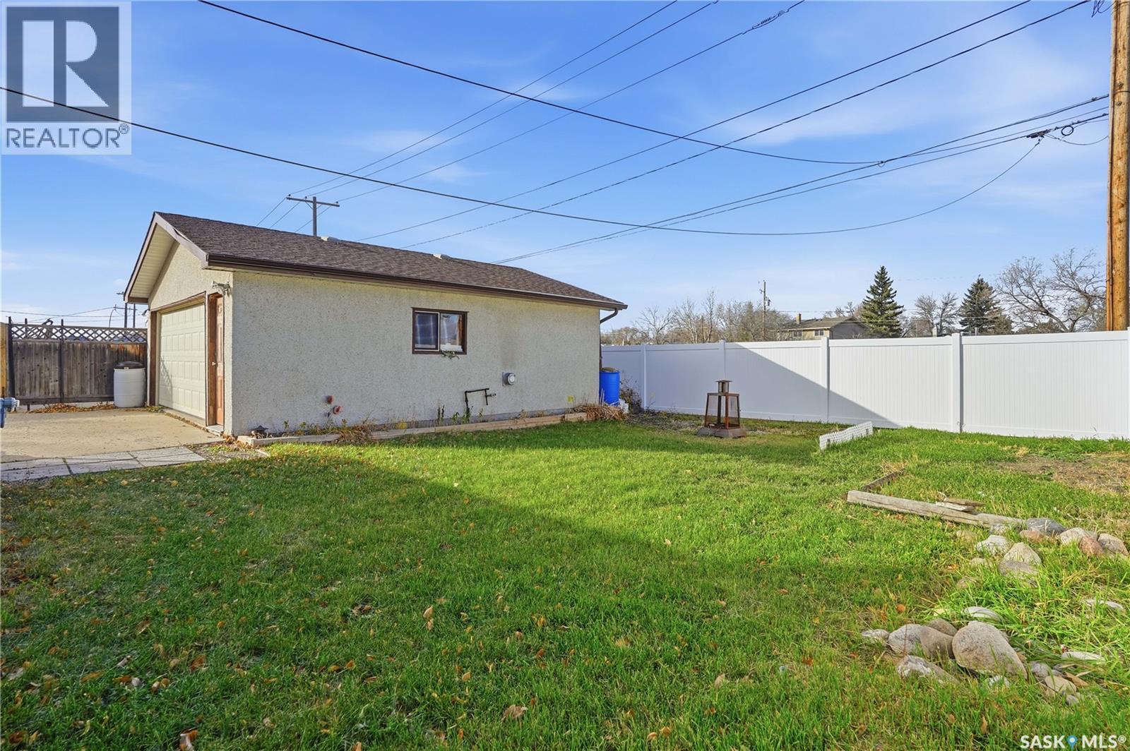 128 Yarnton Crescent, Regina, Saskatchewan  S4R 4A3 - Photo 40 - SK023570