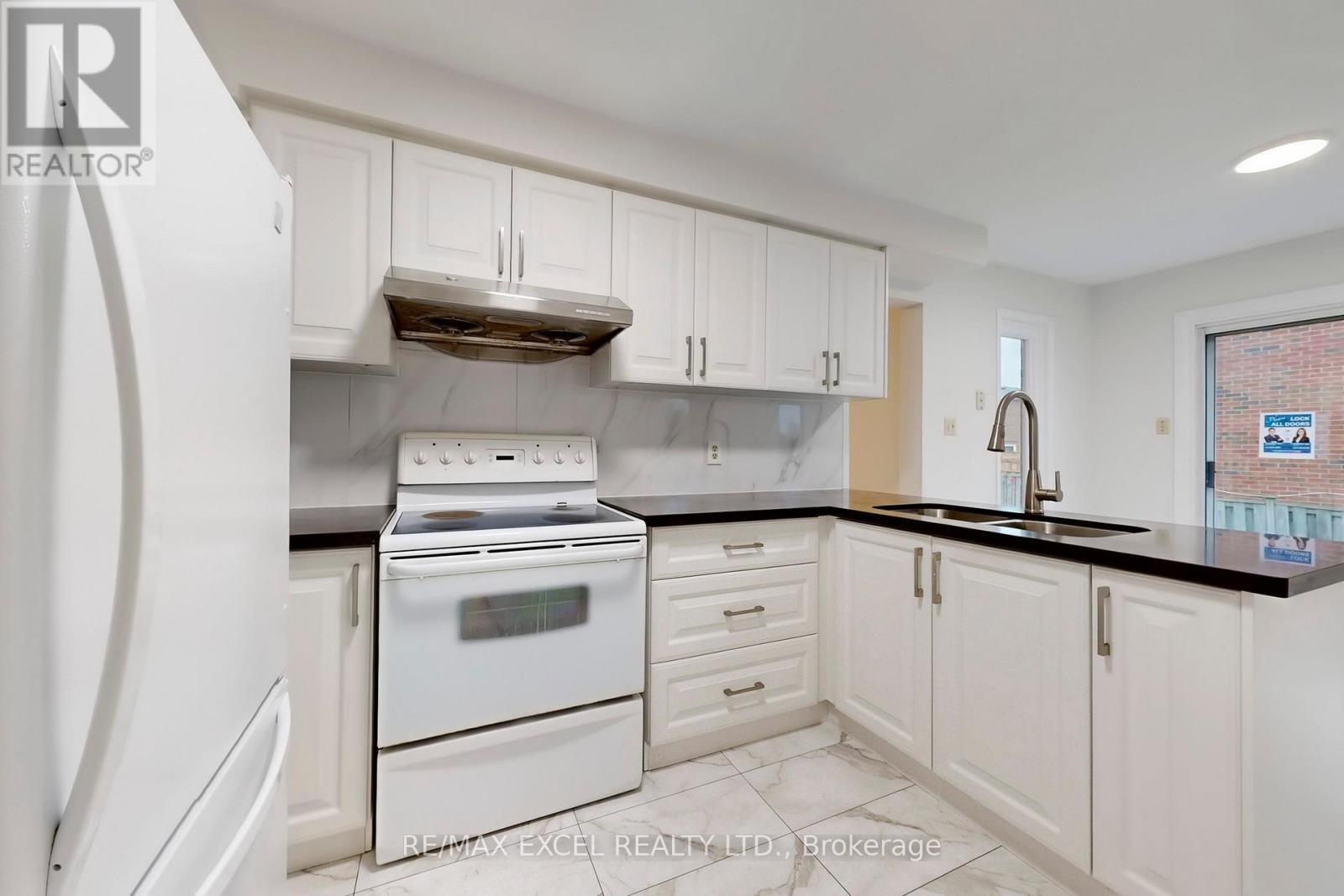 53 Sanwood Boulevard, Toronto, Ontario  M1V 3L6 - Photo 14 - E12517522