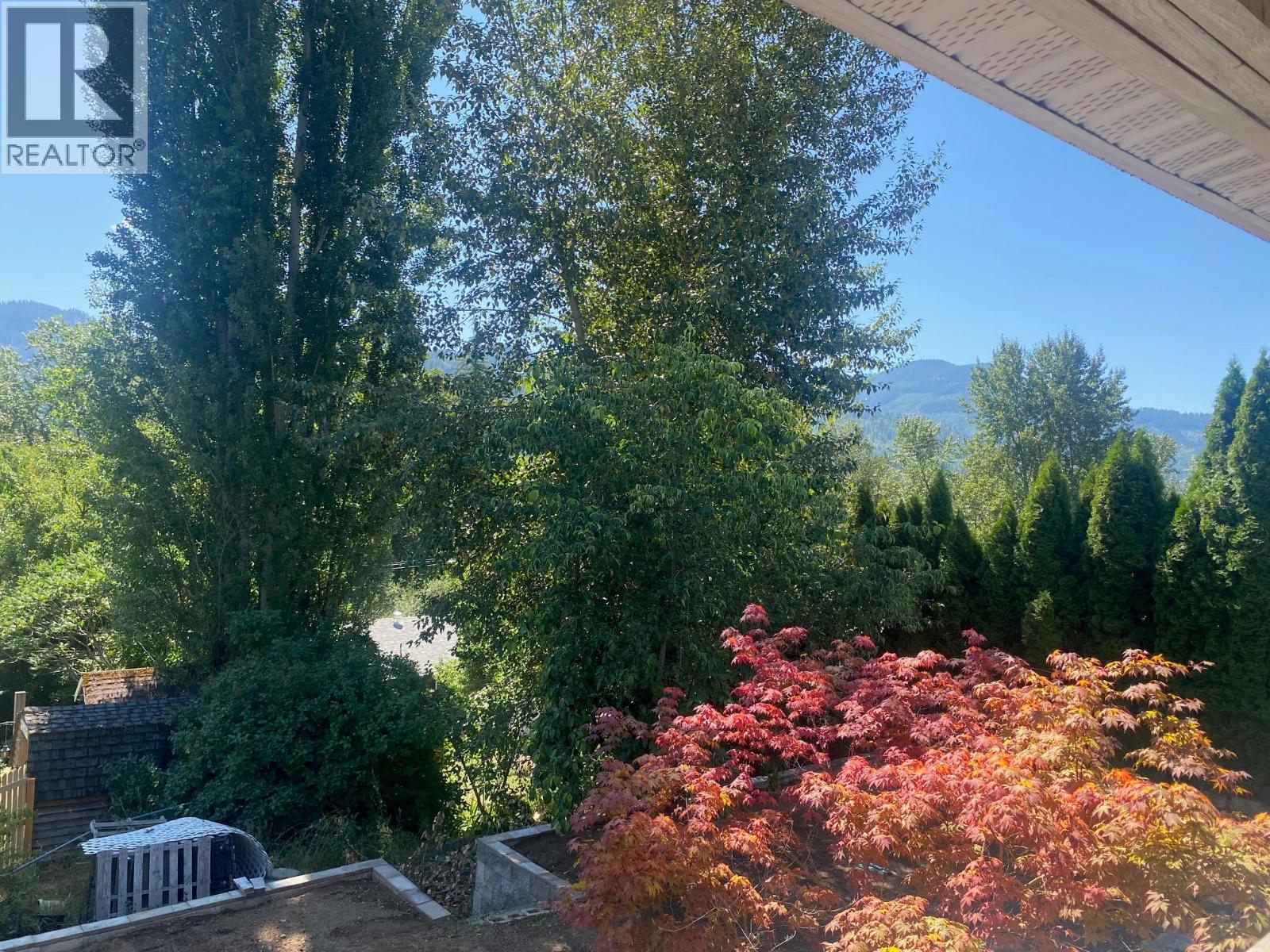 1768 First Street, Fruitvale, British Columbia  V0G 1L0 - Photo 13 - 10367550