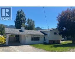 1768 First Street, fruitvale, British Columbia